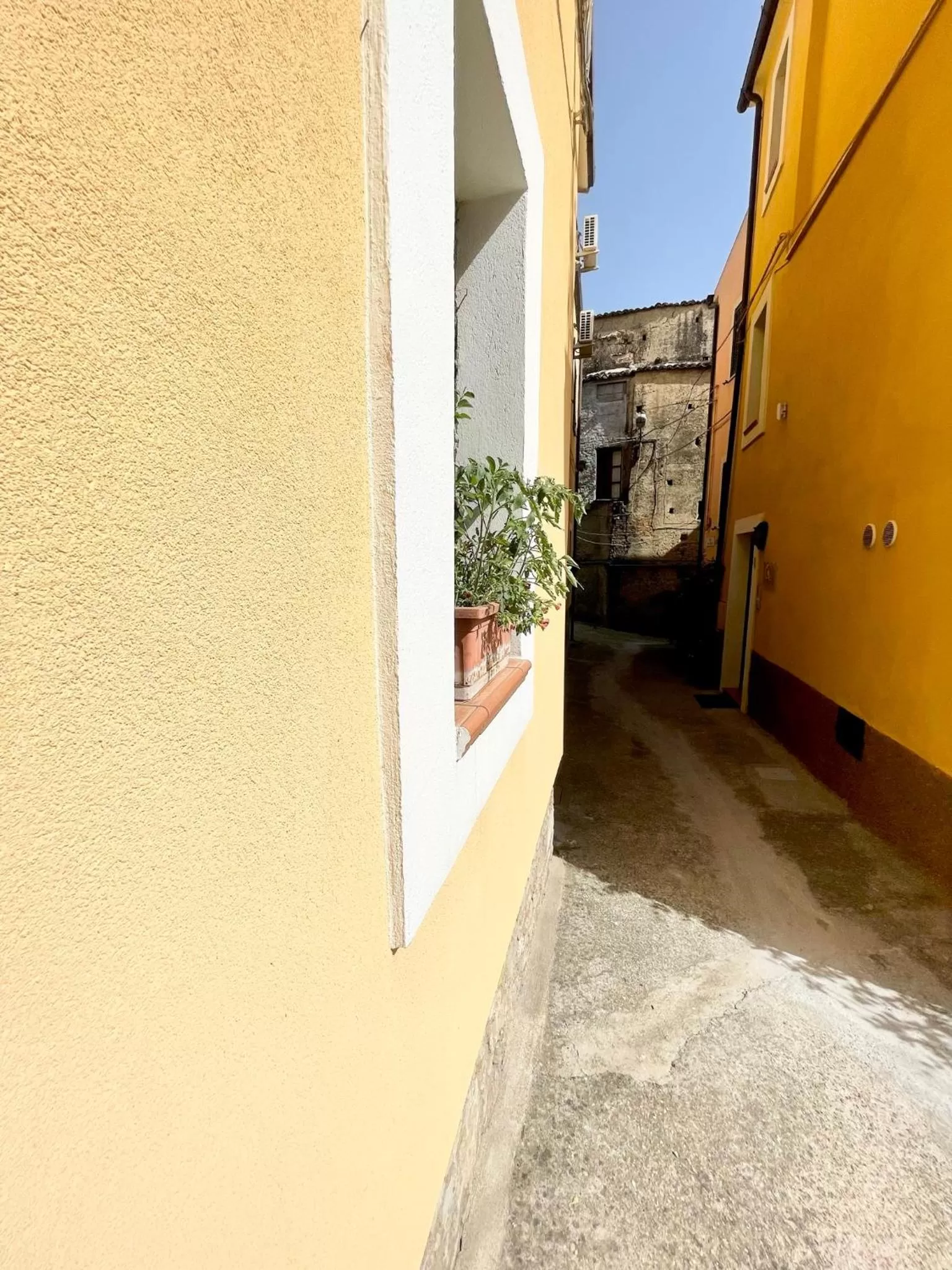 Property building in B&B Mela