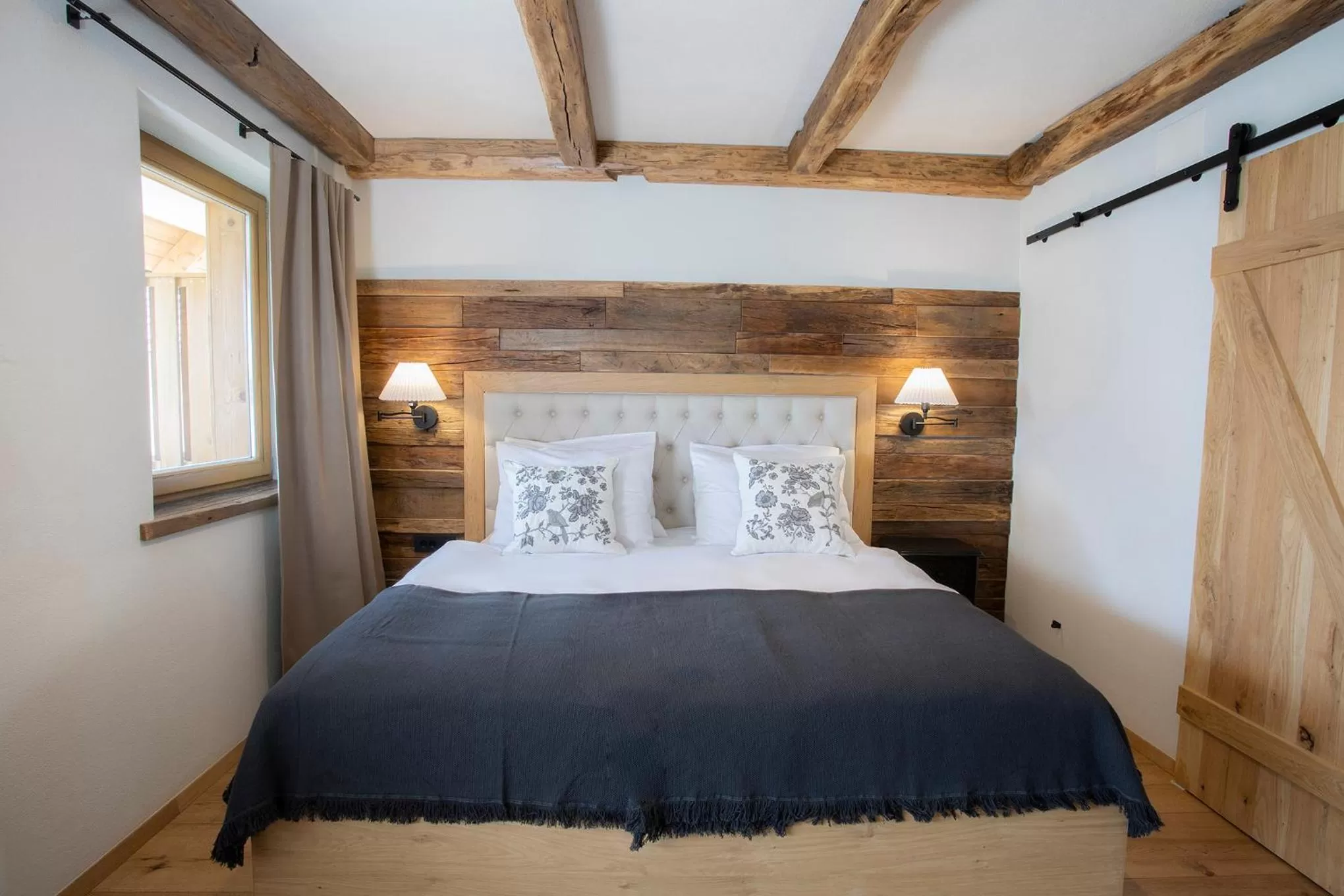 Bed in House Troha - Rooms & Apartments