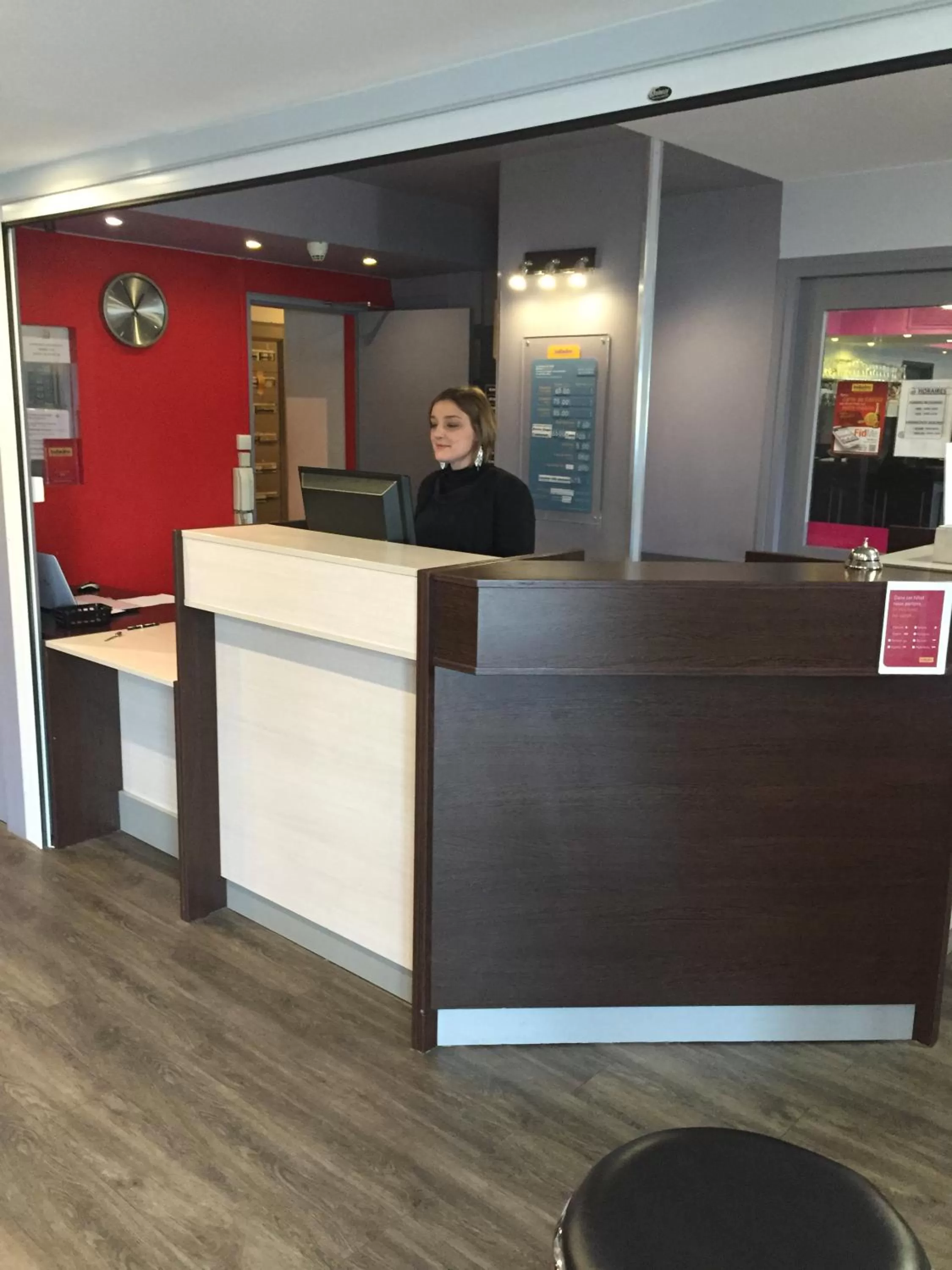 Lobby or reception in initial by balladins Amiens / Longueau