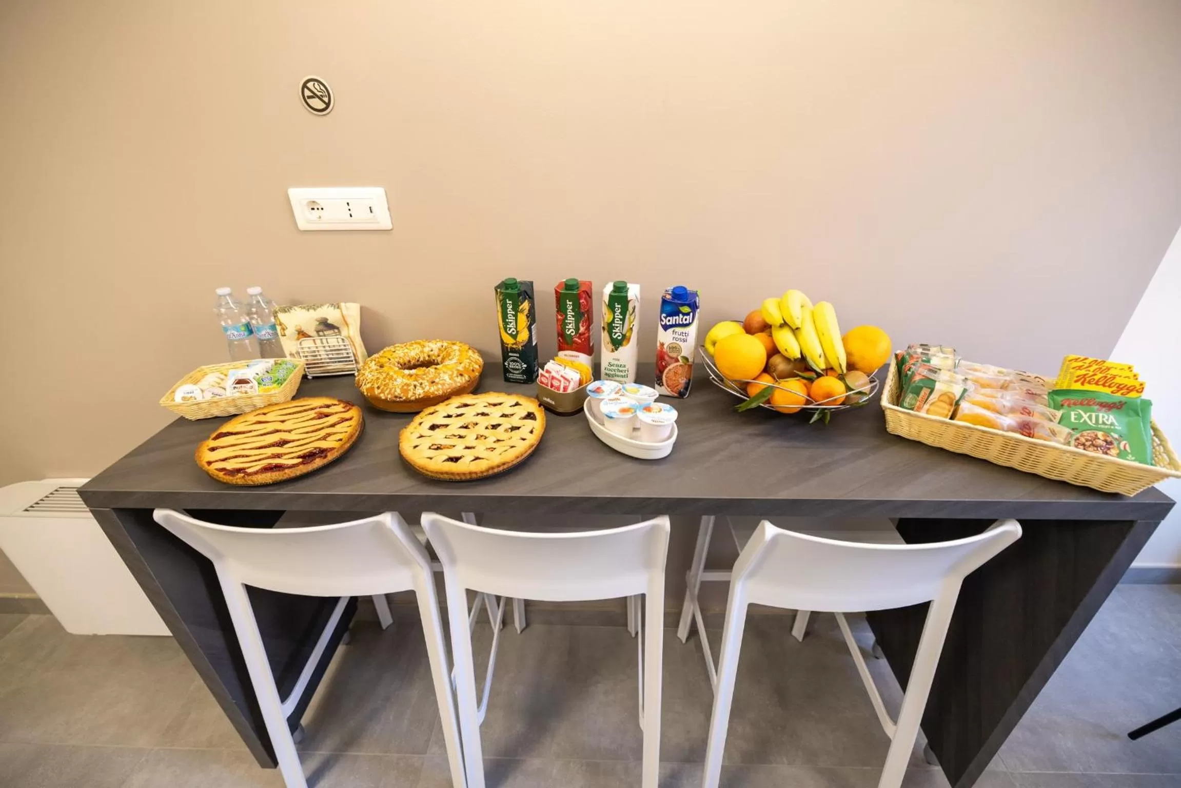 Breakfast, Food in Brettia Guest Rooms