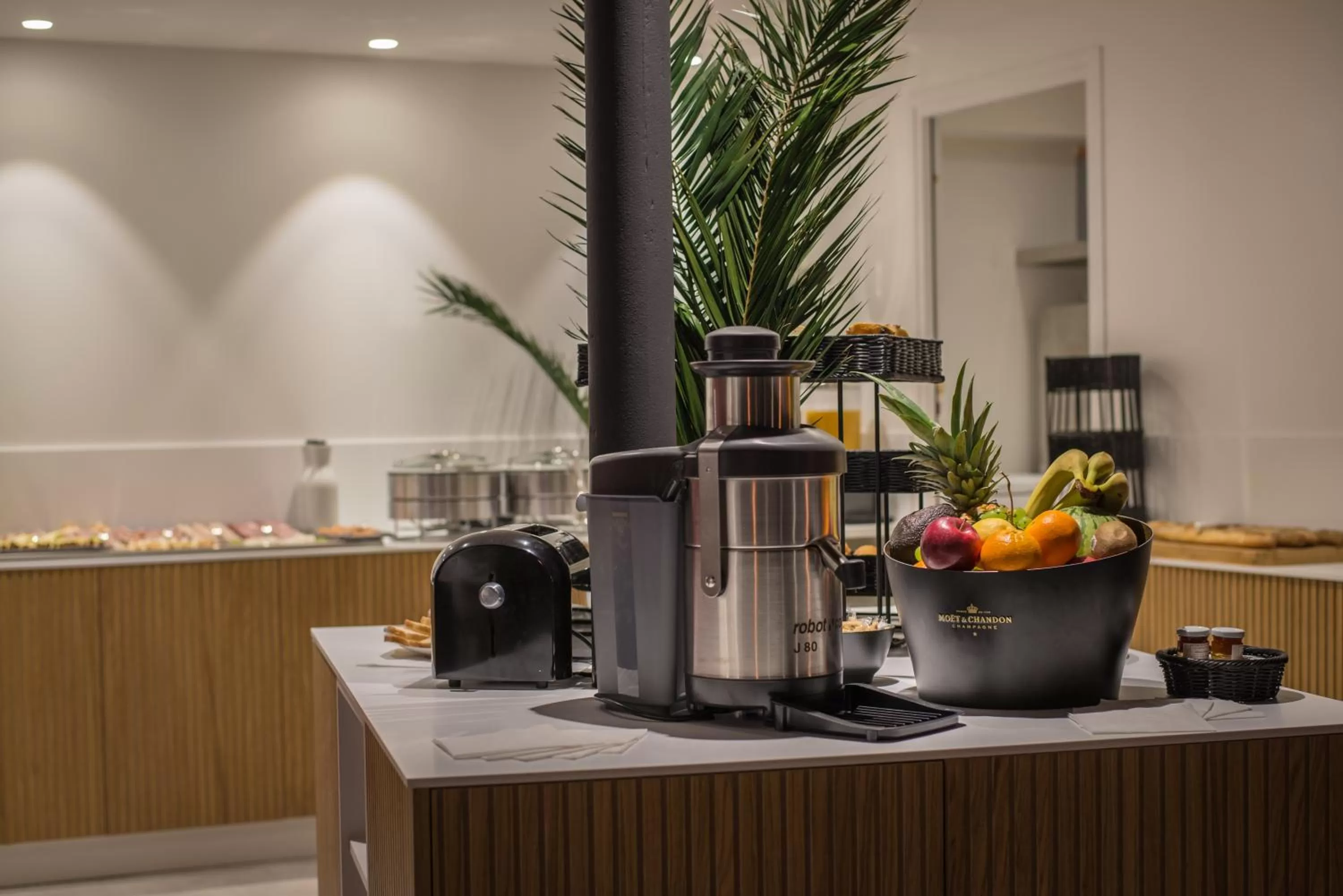 Breakfast in L' Hôtel & Spa Ribeauville- Haut-Koenigsbourg