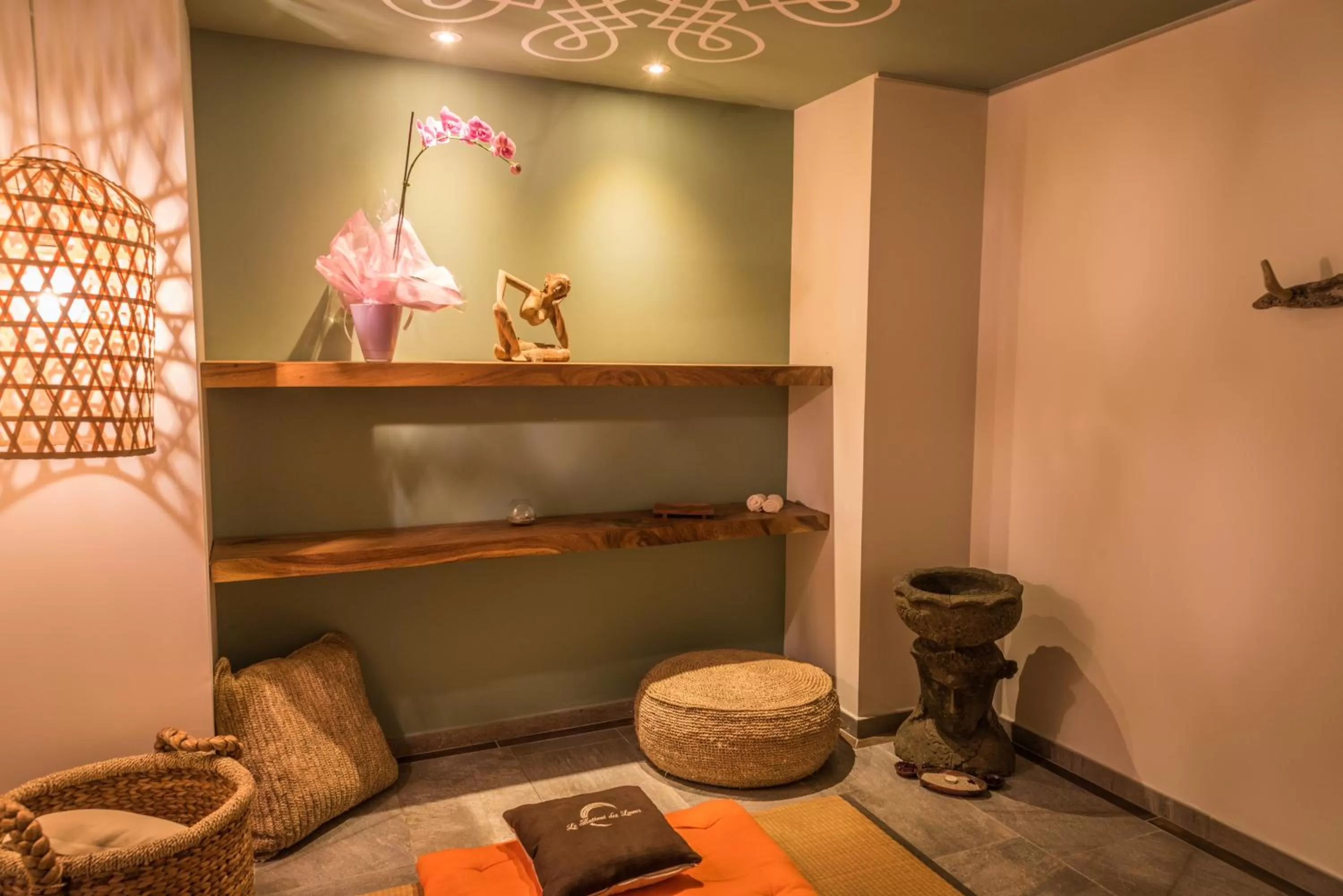 Spa and wellness centre/facilities in Le Battant Des Lames