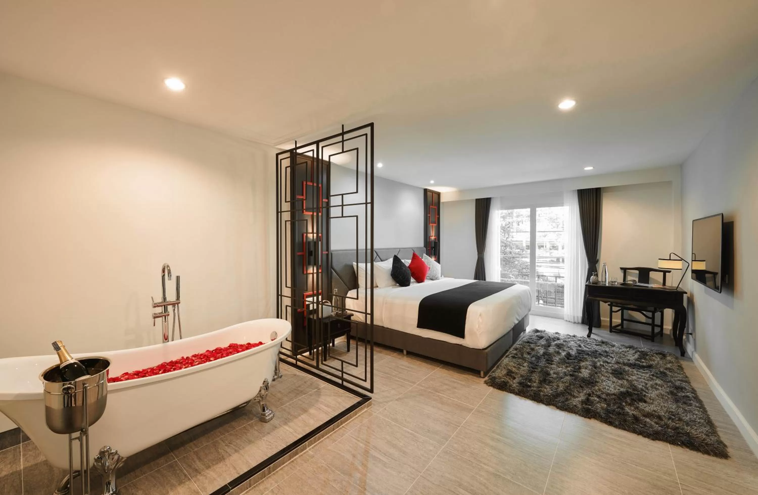 Photo of the whole room, Bed in Villa De Pranakorn