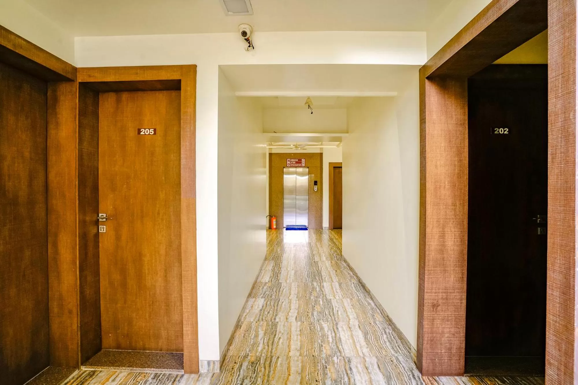 Lobby or reception in FabHotel Happy Homely Stay - Airport road