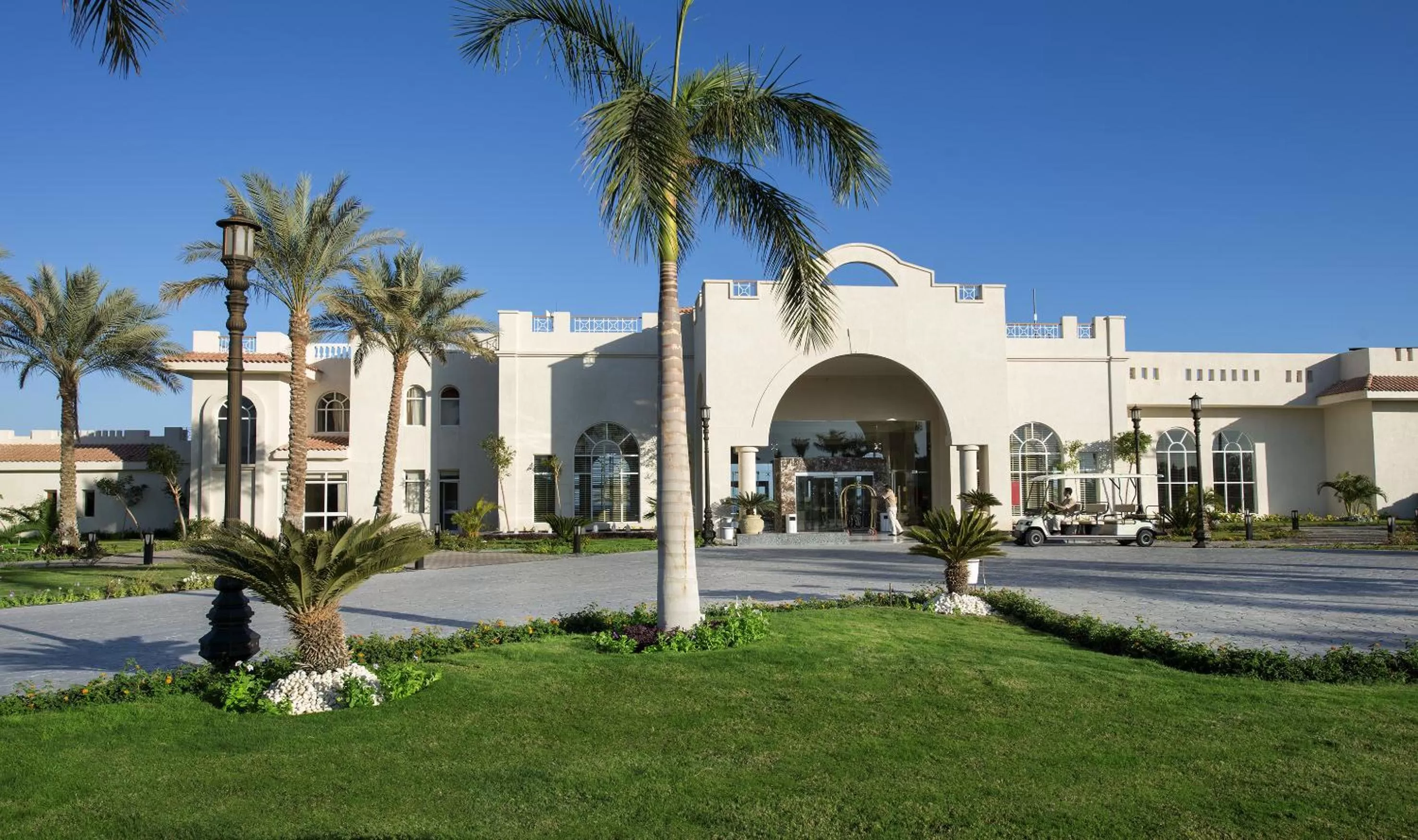 Facade/entrance in Sunrise Montemare Resort -Grand Select