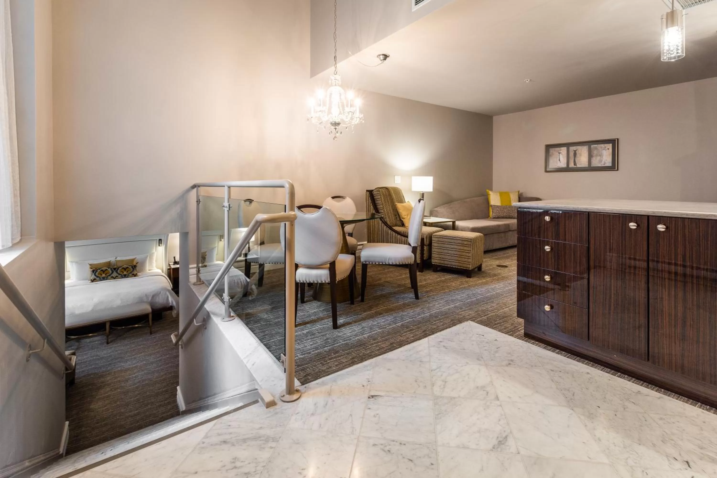 Living room in Hôtel Birks Montréal