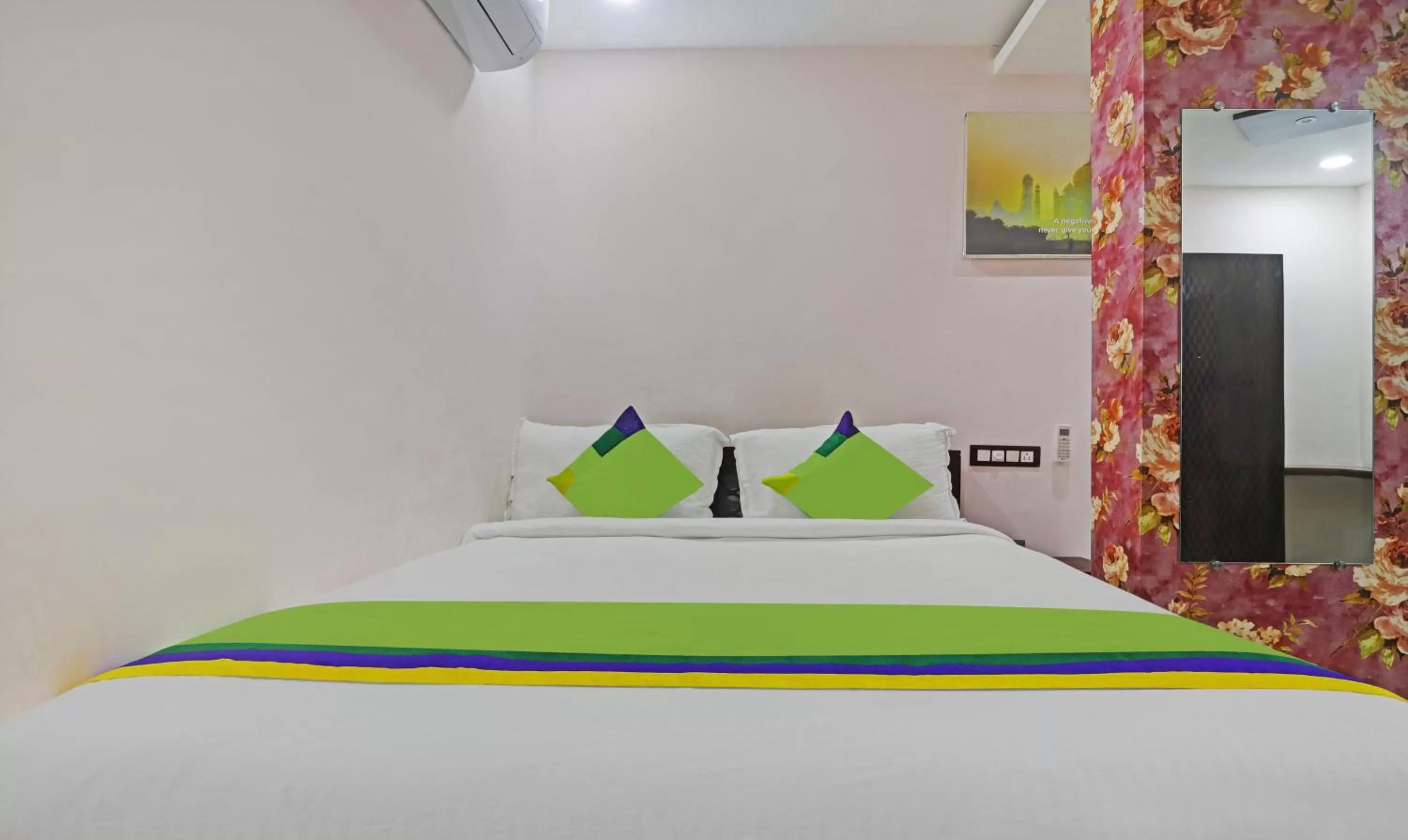 Bedroom, Bed in Itsy Hotels J A Royal Suites Manikonda