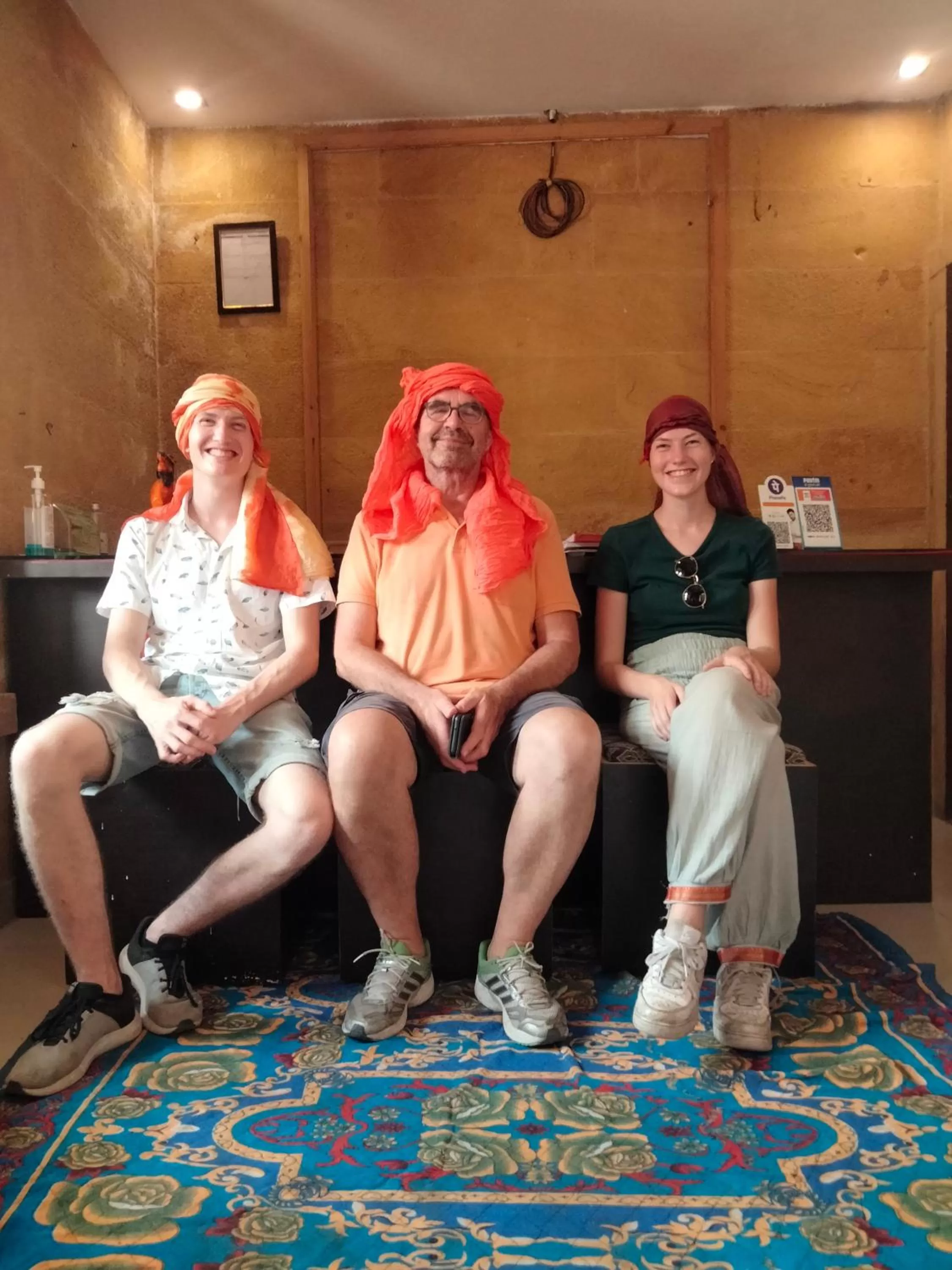 People in Hotel Tofu safari