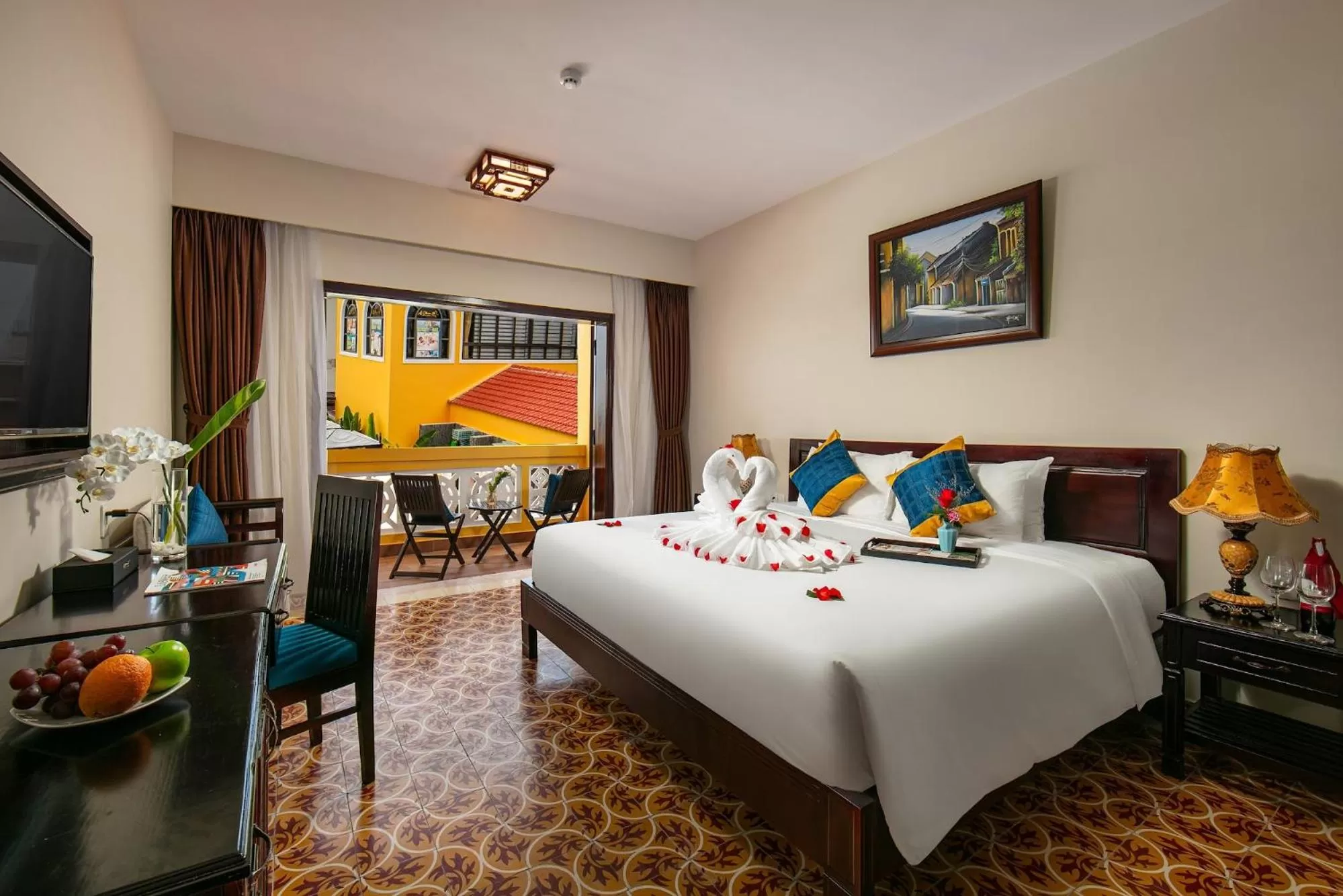 Bed in La Charm Hoi An Hotel & Spa