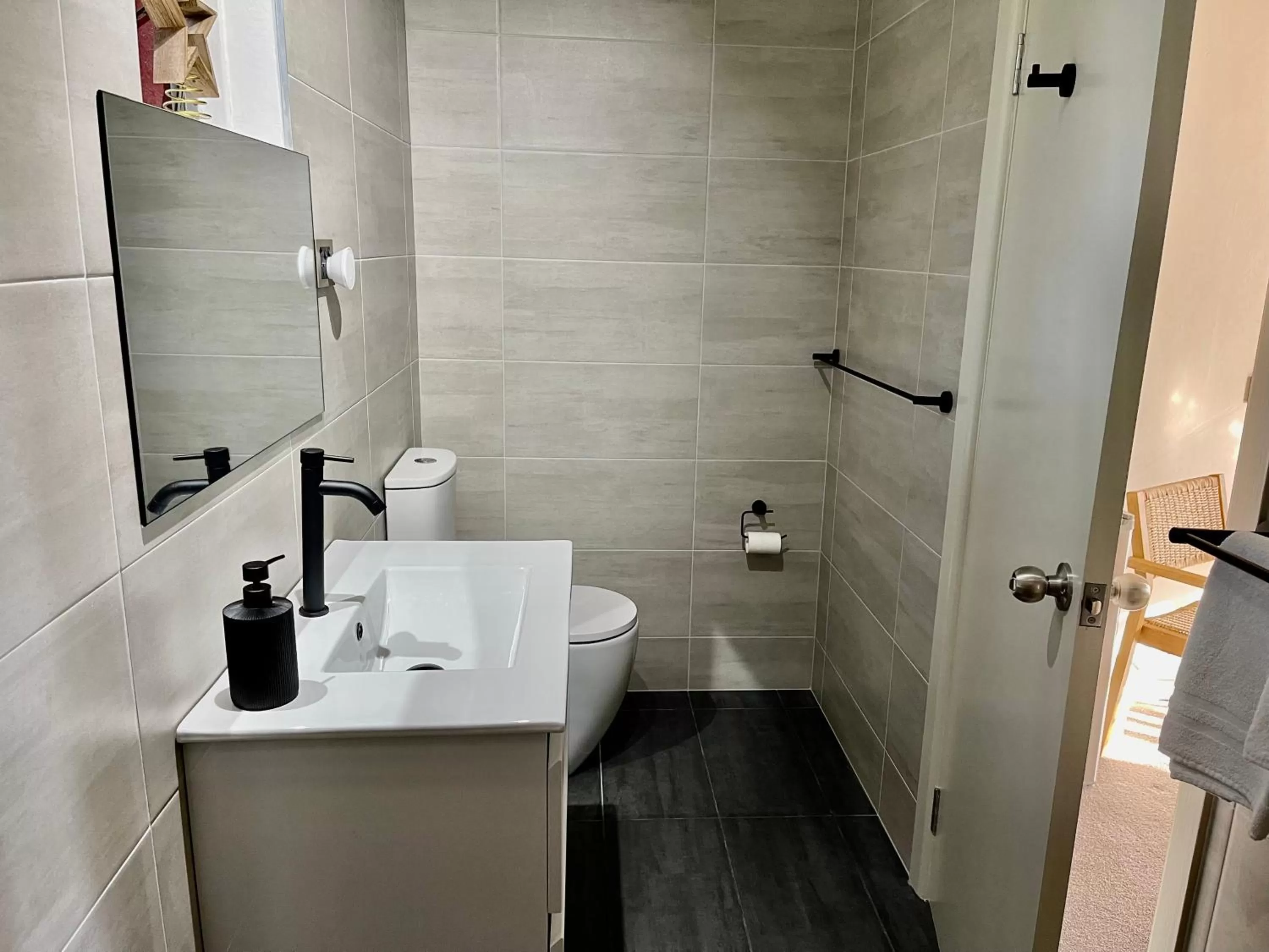 Toilet in Quirindi Sunflower Motor Inn