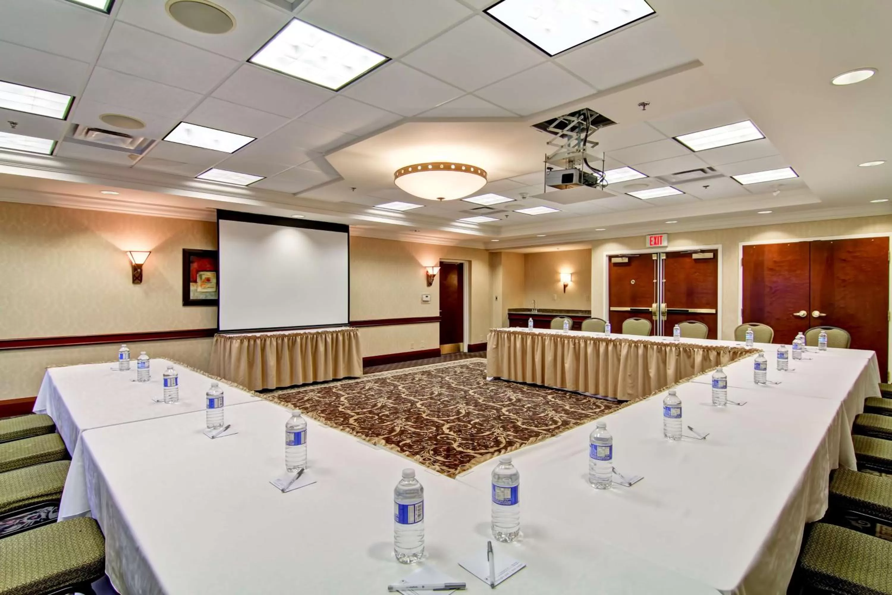 Meeting/conference room in Hampton Inn & Suites Guelph