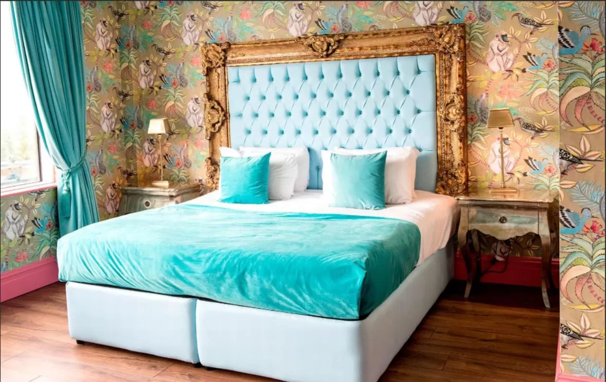 Bed in The Shankly Hotel