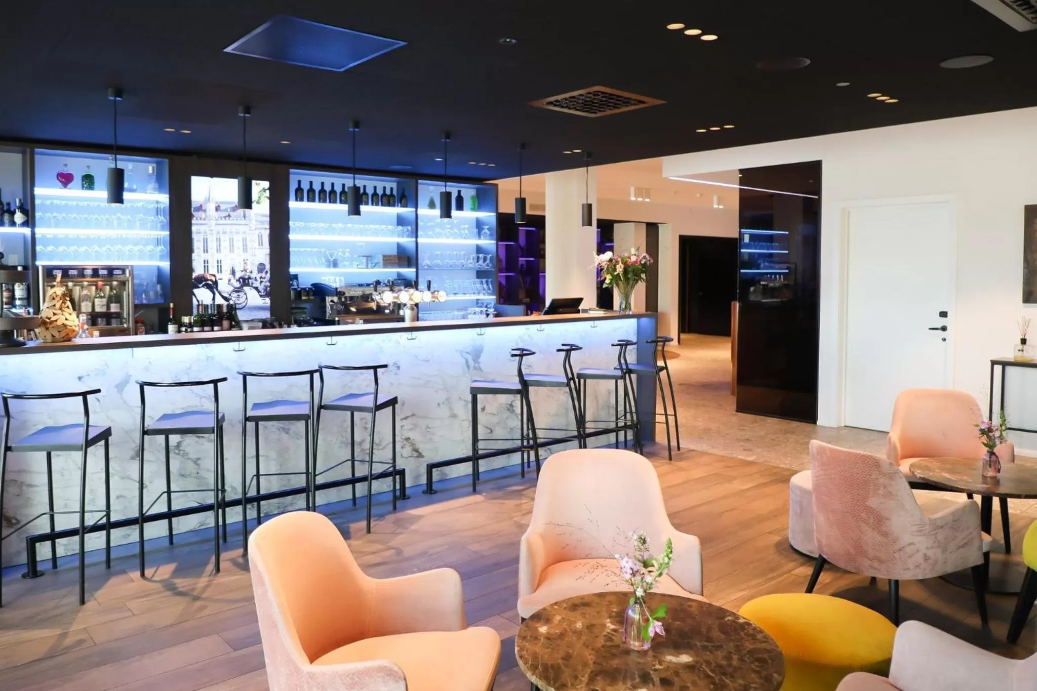 Lounge or bar in Radisson Blu Hotel, Bruges