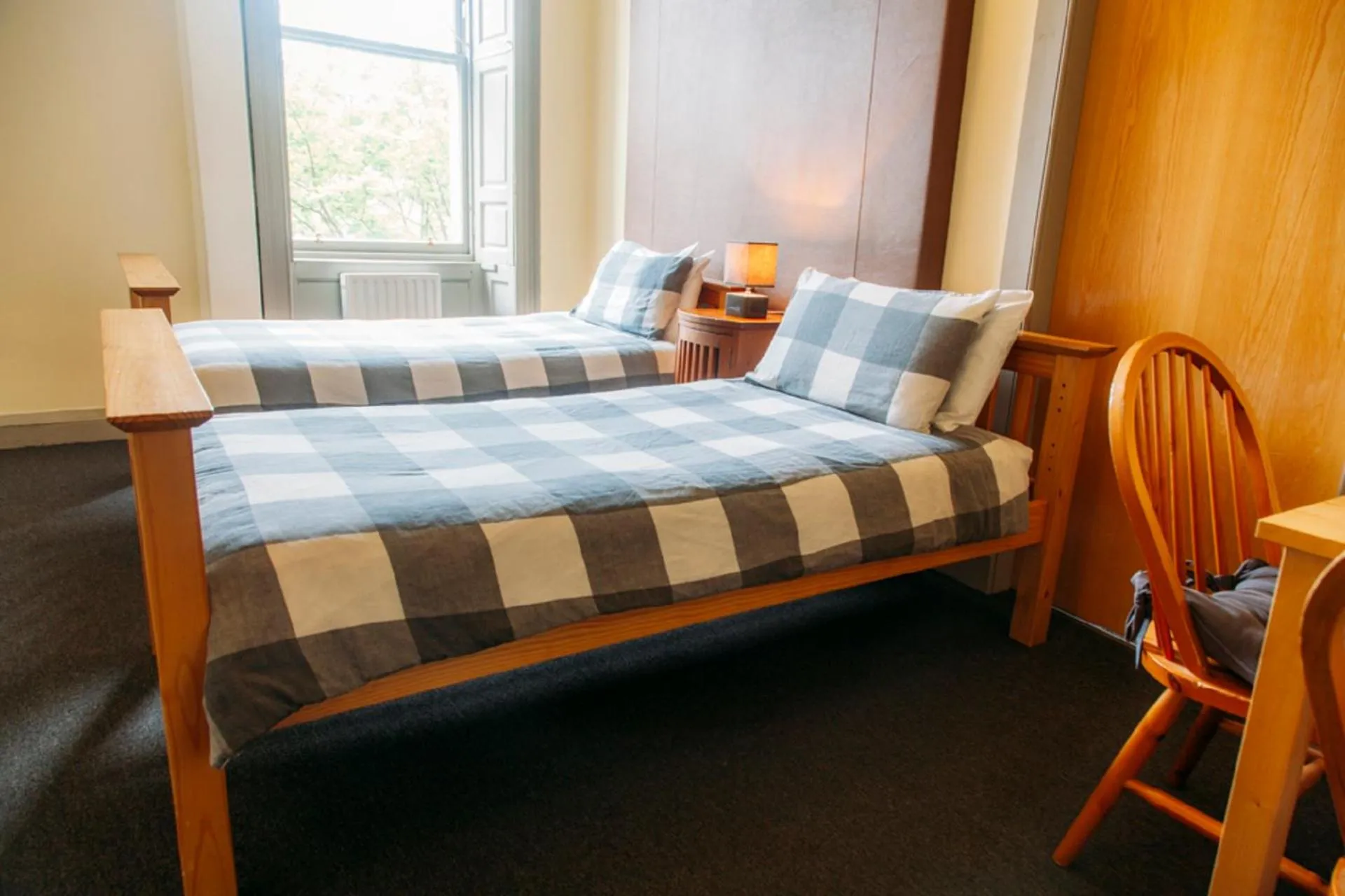 Photo of the whole room, Bed in Dundee Backpackers Hostel