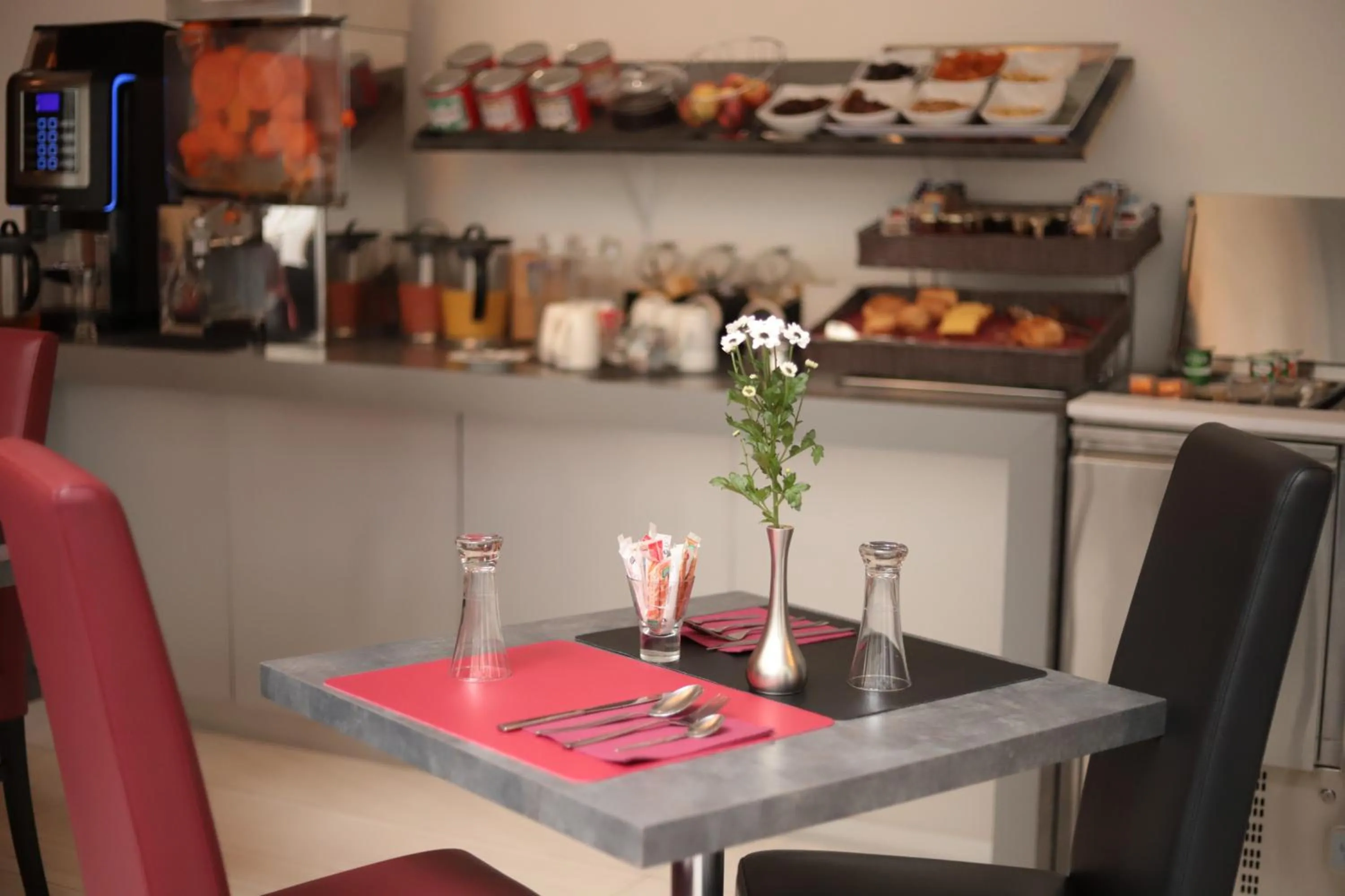 Area and facilities in Hôtel Brésil Opéra SPA