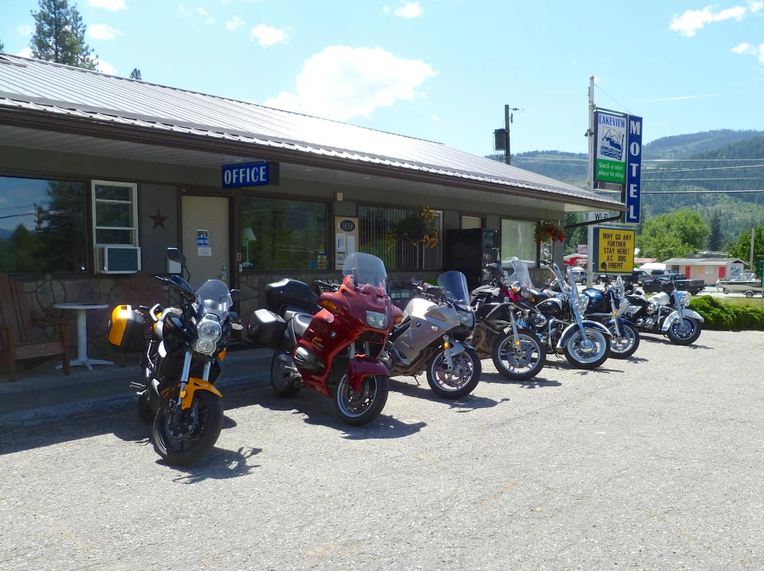Facade/entrance in Lakeview Motel