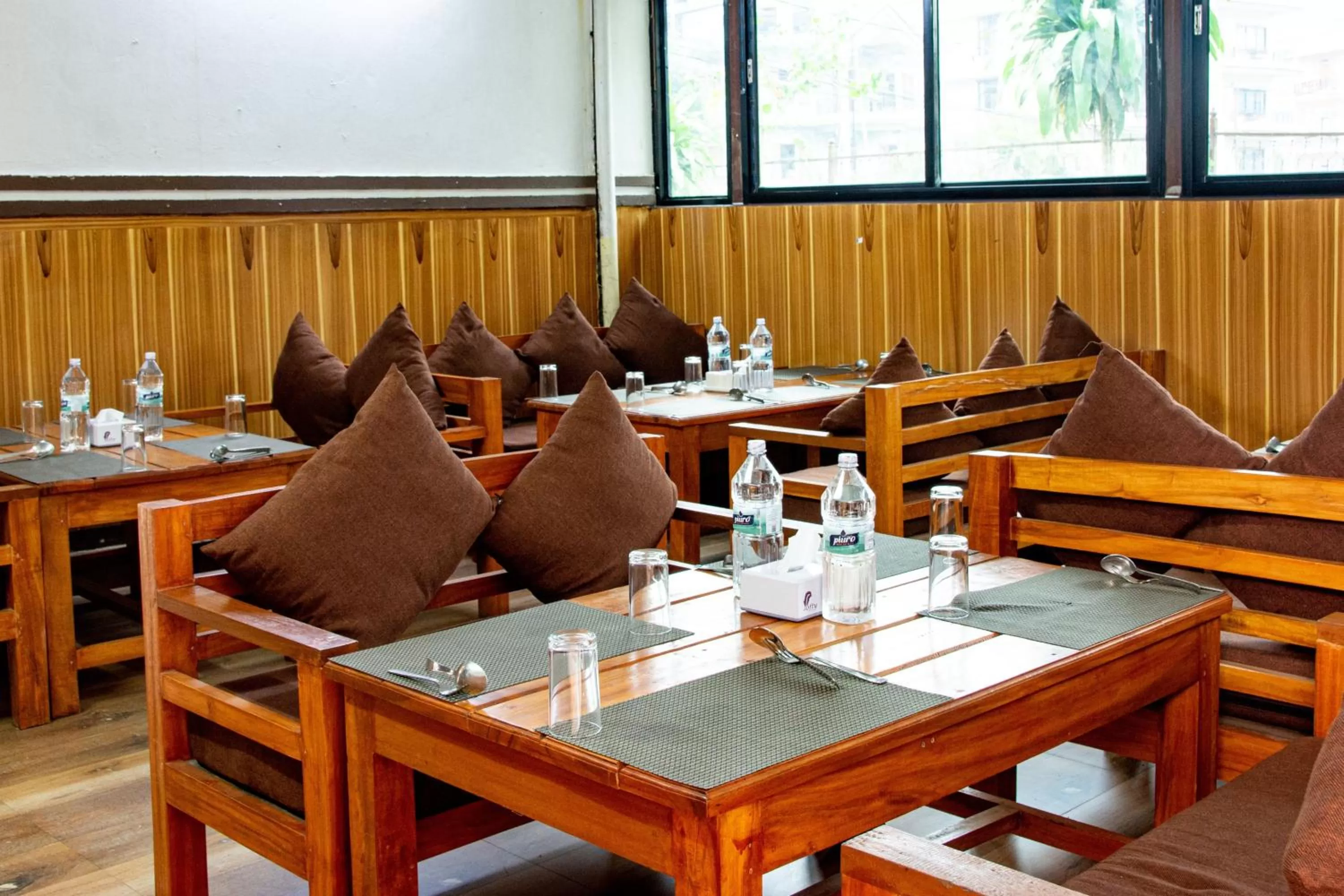 Restaurant/places to eat in Hotel Middle Point Pvt Ltd