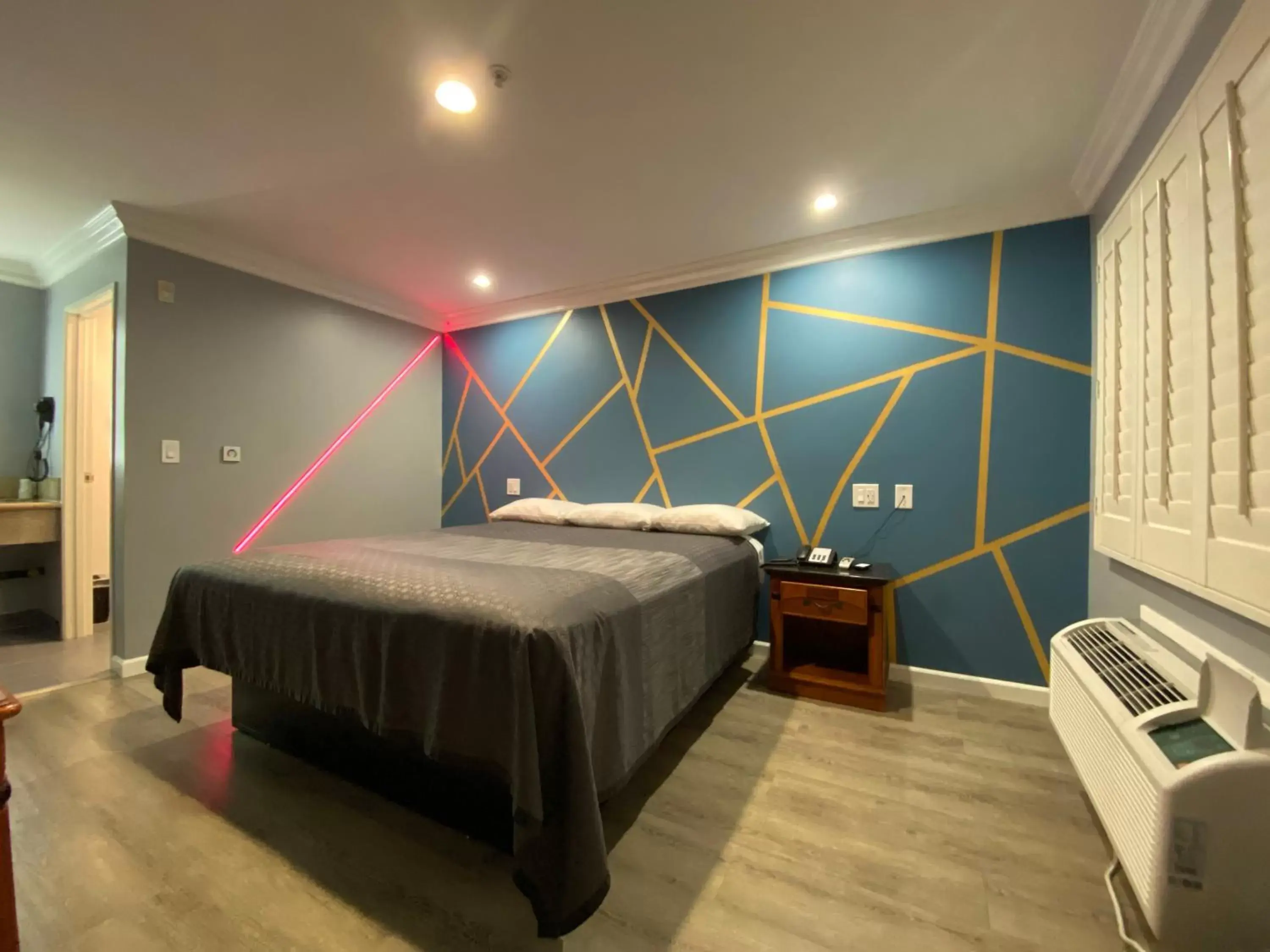 Deluxe King Room in ERTH INN by AGA Maywood Deluxe King Room in ERTH INN by AGA Maywood