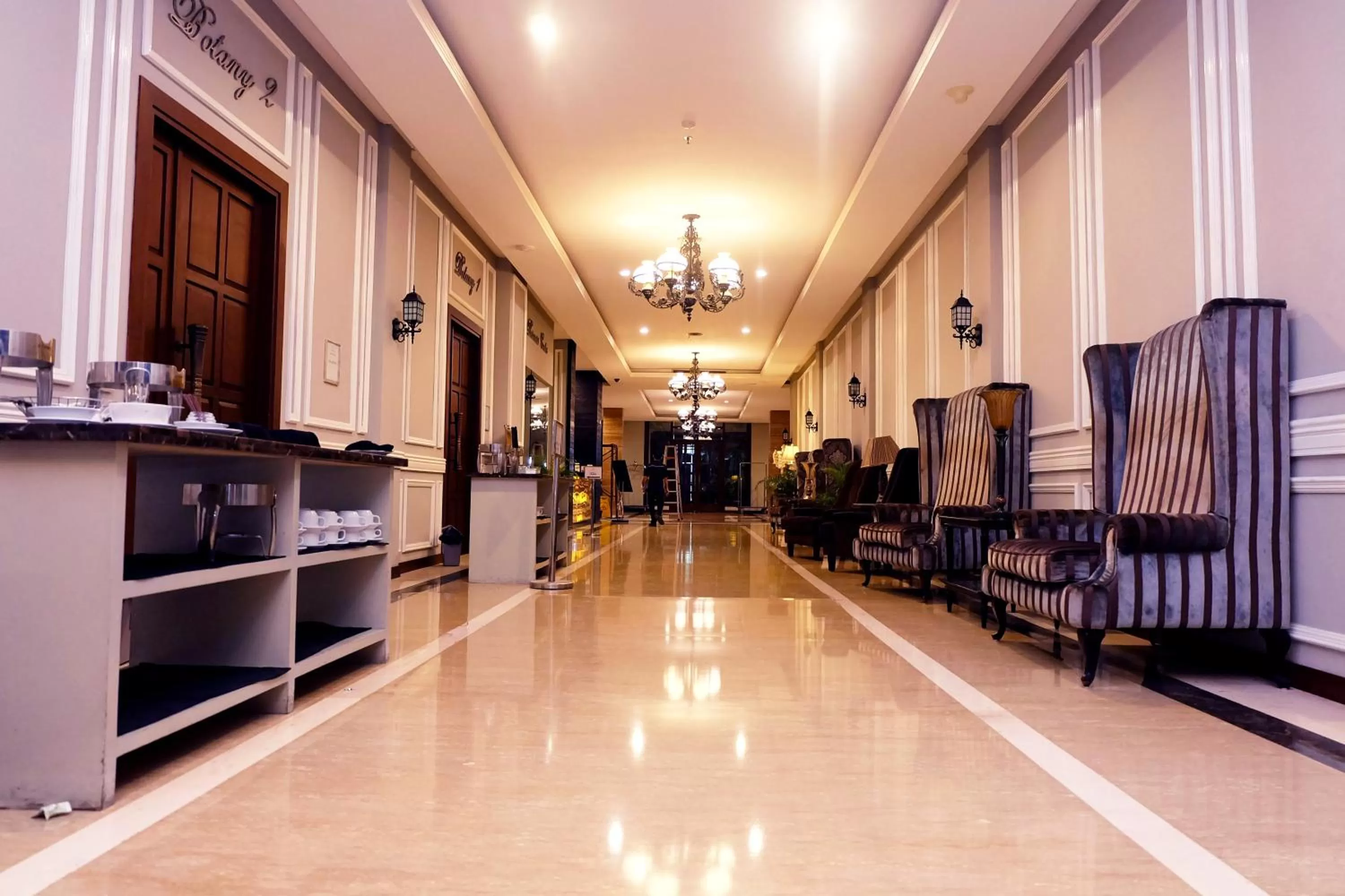 Living room in Royal Hotel Bogor