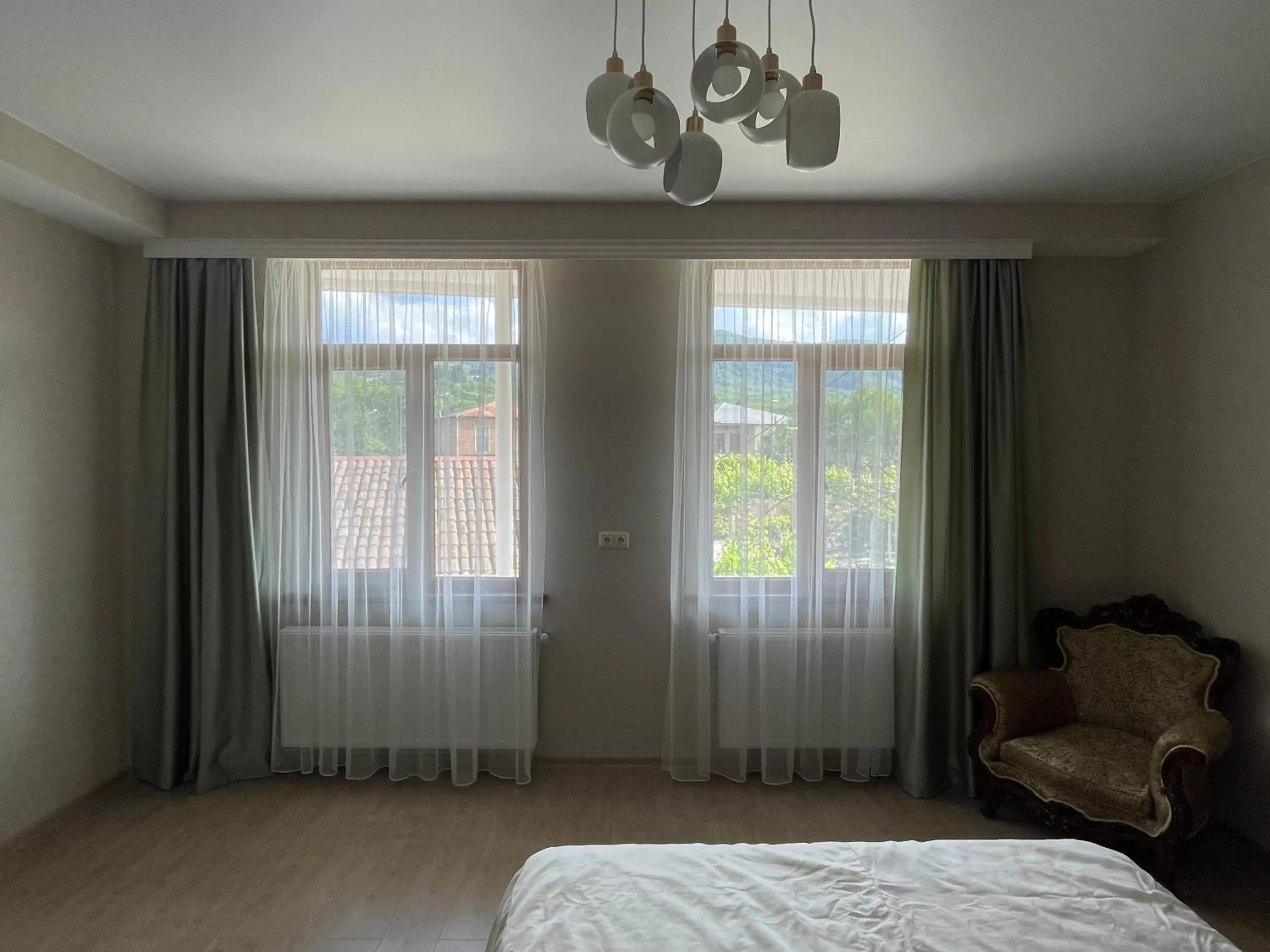 Standard Triple Room - single occupancy in Zaali's wine cellar Standard Triple Room - single occupancy in Zaali's wine cellar