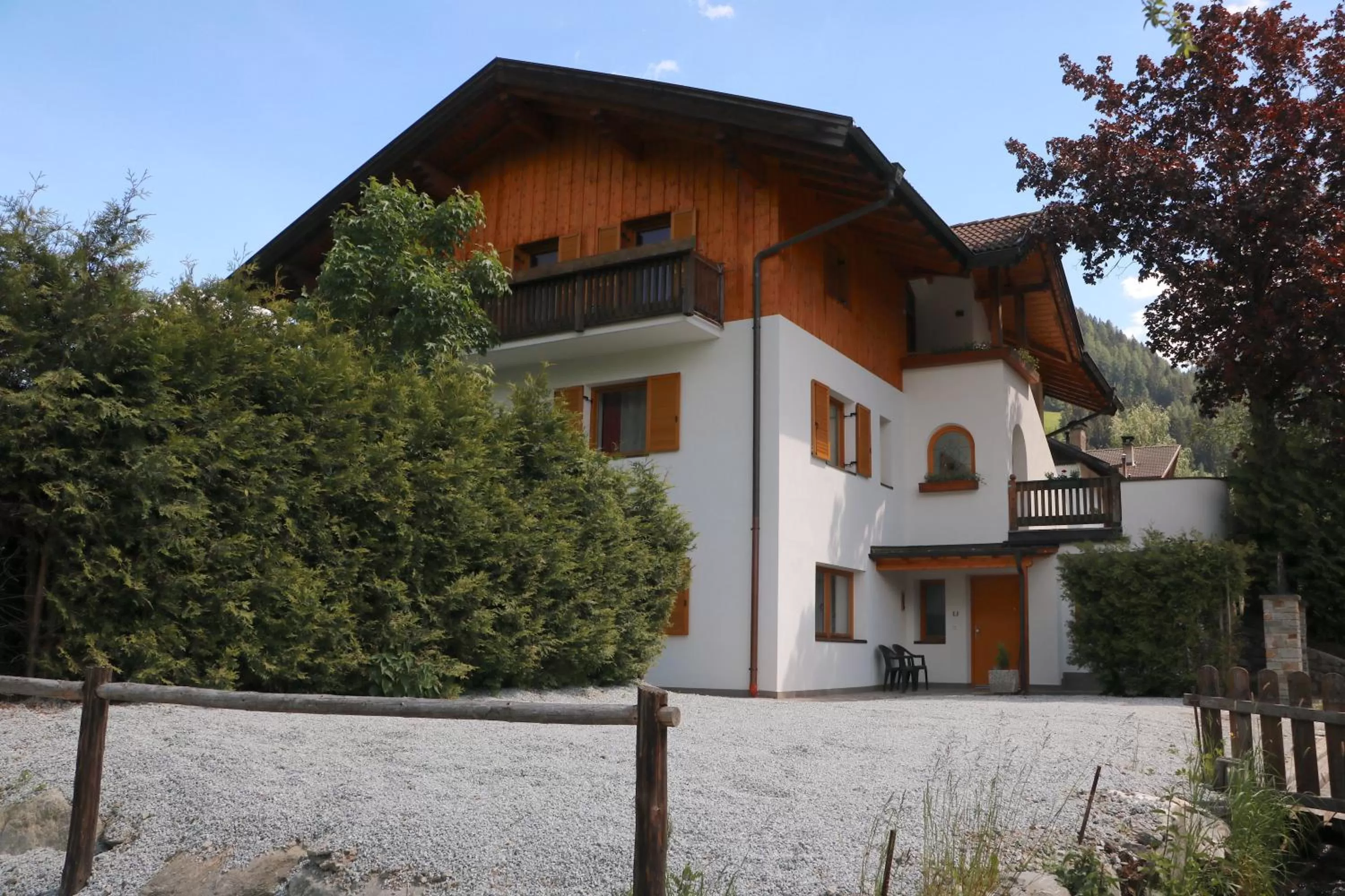 Property building in B&B Frühlingsheim