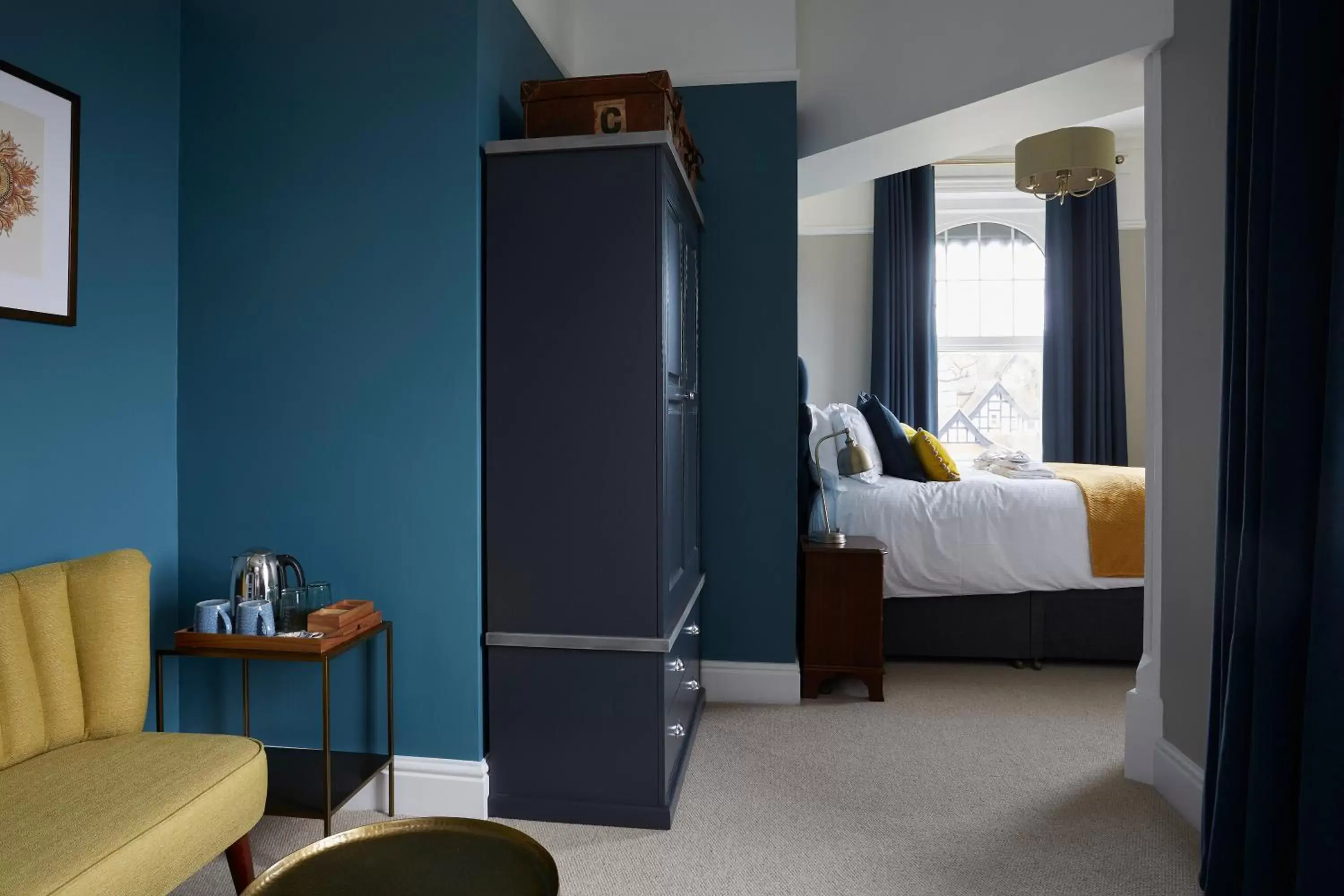 Deluxe King Suite in Sentry Mead Hotel Deluxe King Suite in Sentry Mead Hotel