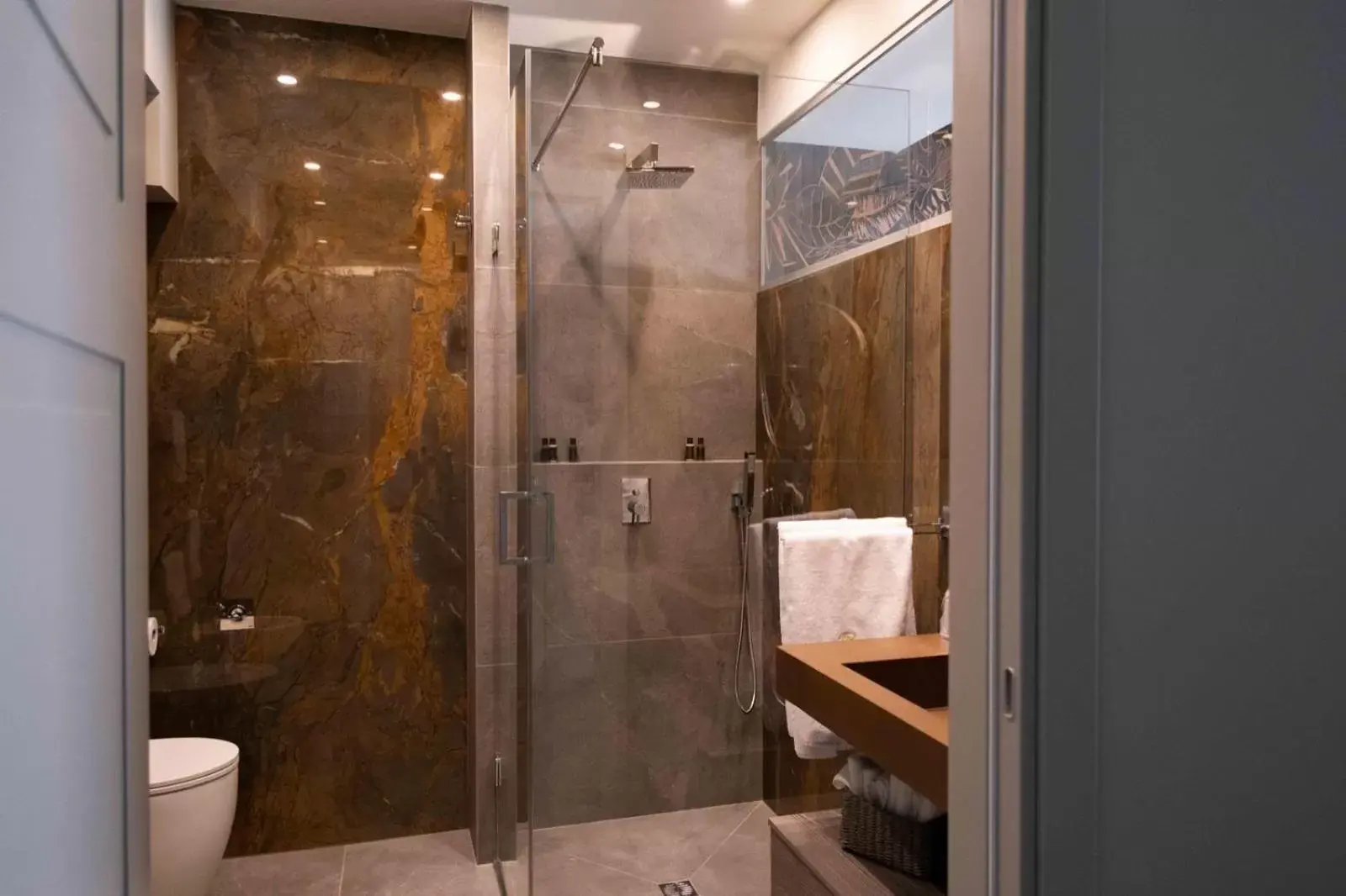 Luxury Quadruple Room in Divina Charme Luxury Quadruple Room in Divina Charme