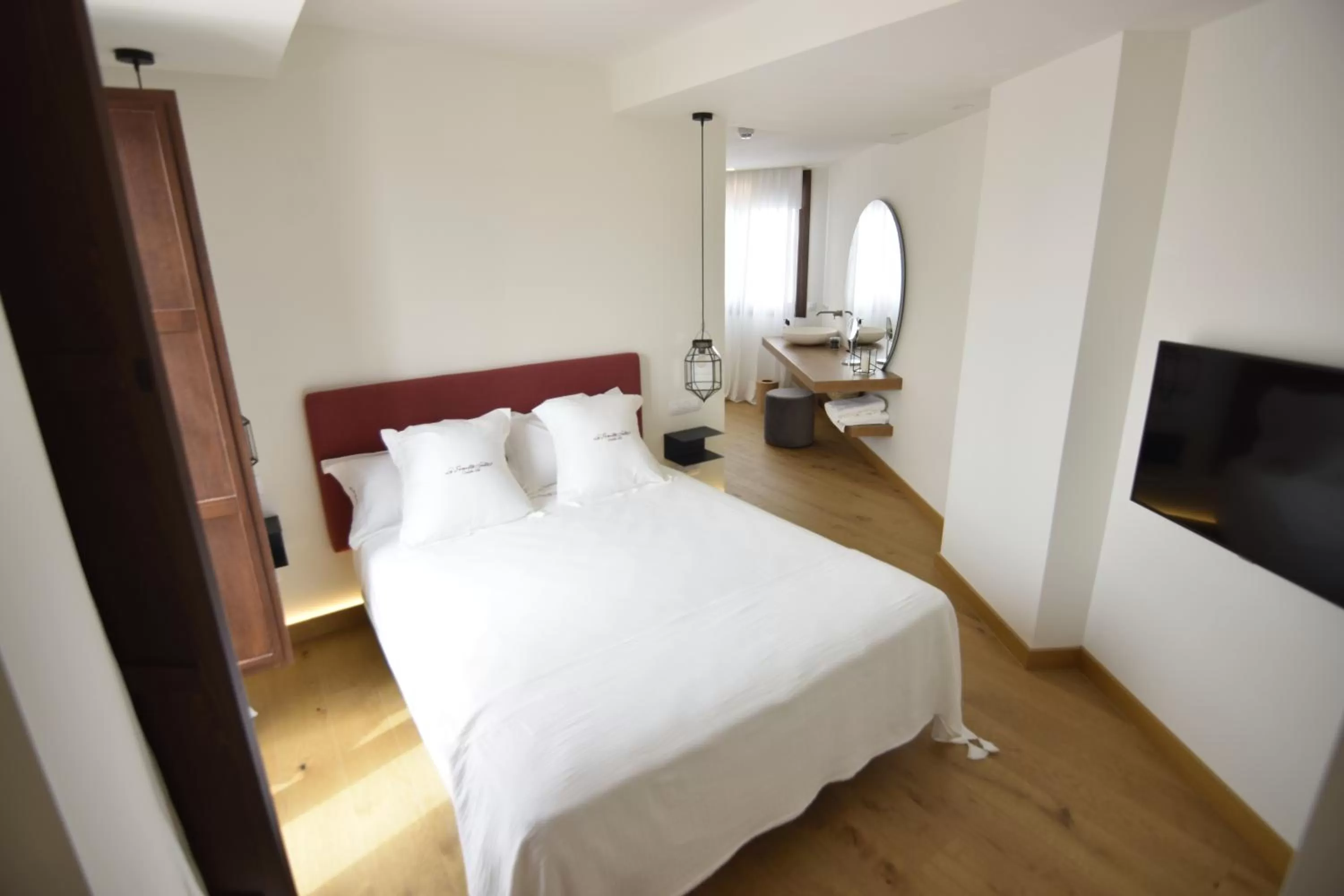 Bed in La Ermita Suites - Único Hotel Monumento de Córdoba