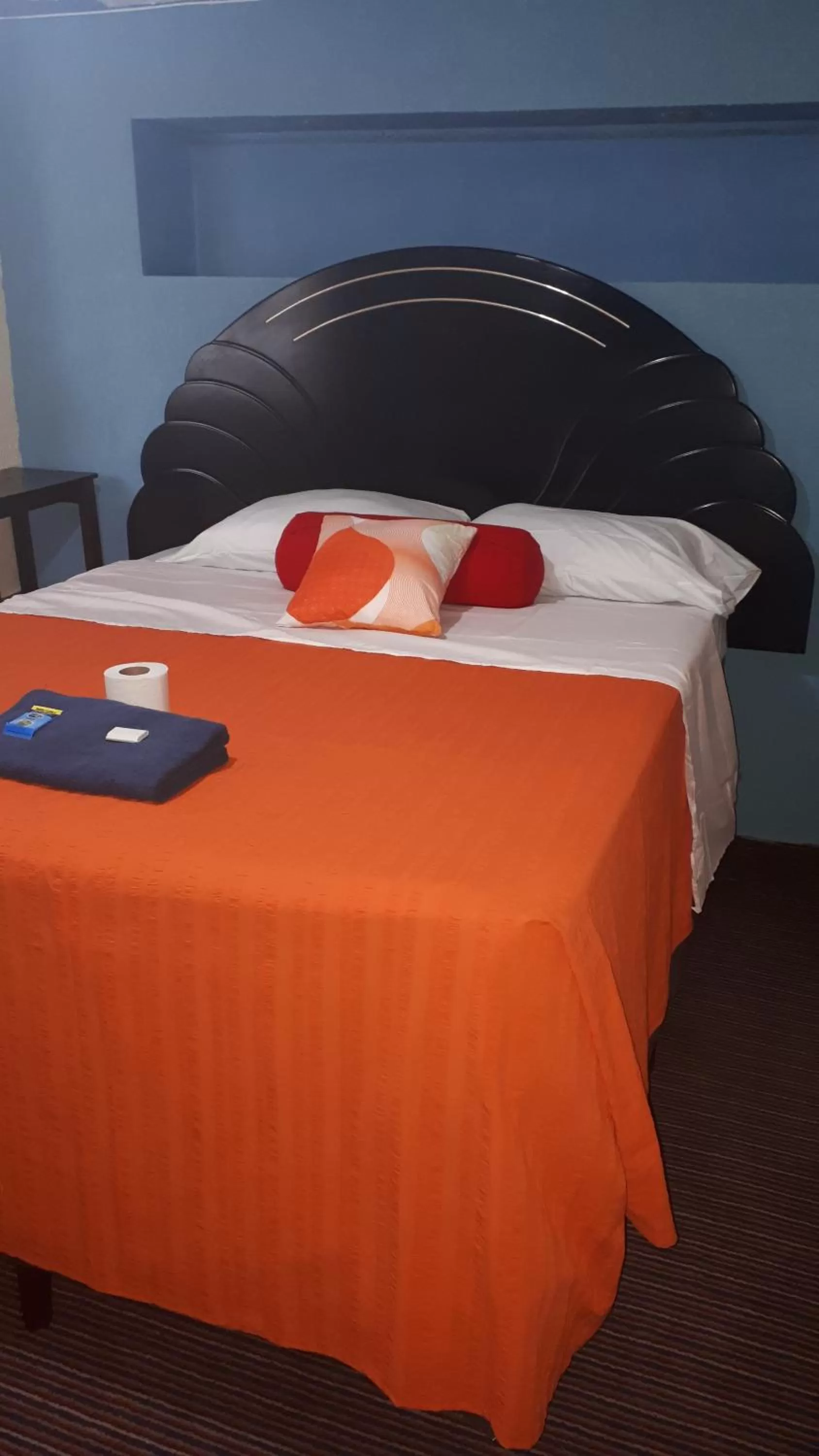 Decorative detail, Bed in hotel kasa kamelot 2