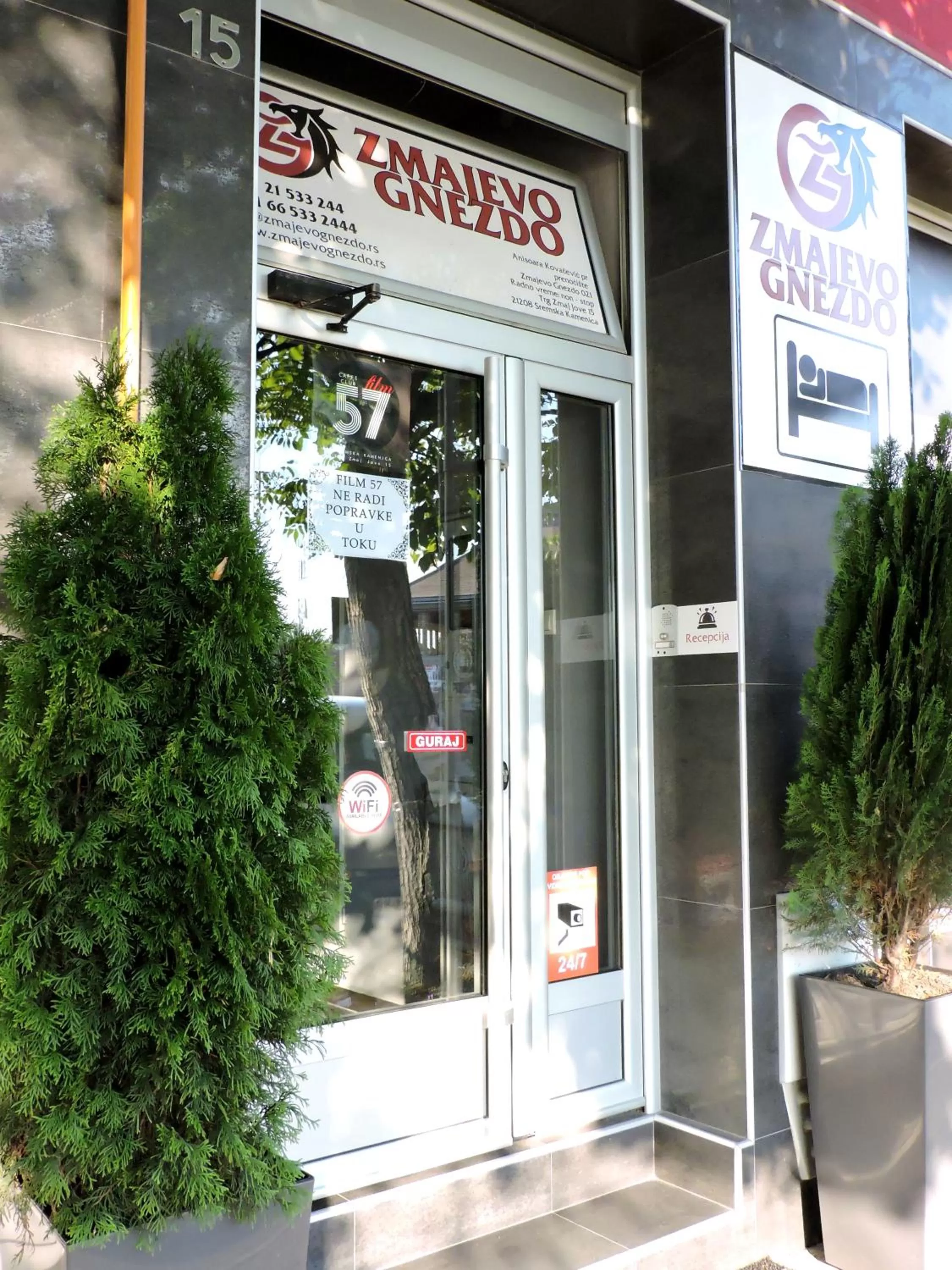 Facade/entrance in B&B Zmajevo Gnezdo 021