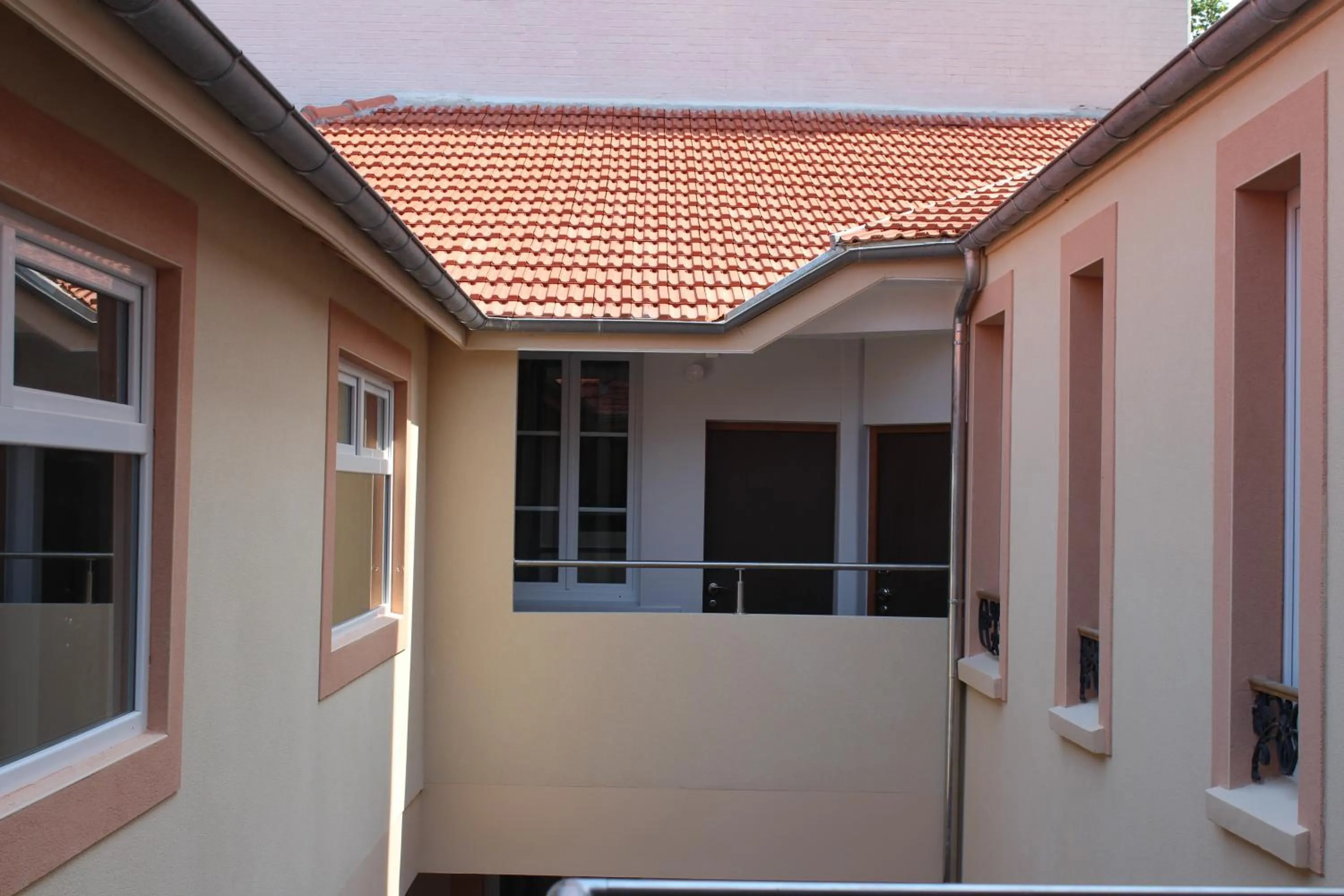 Property building in Hotel Jenner