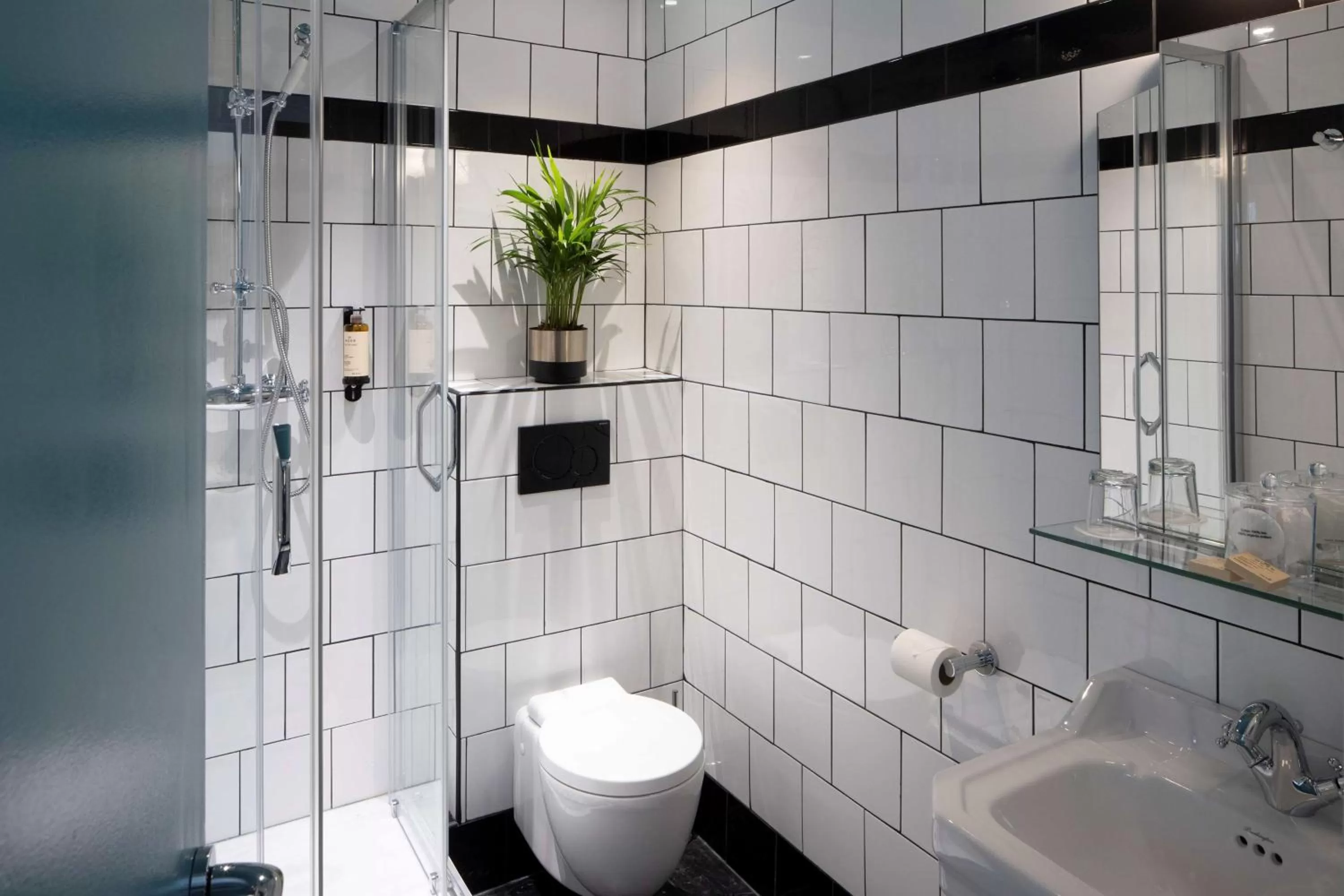 Bathroom in Best Western Premier Hotel Roosevelt