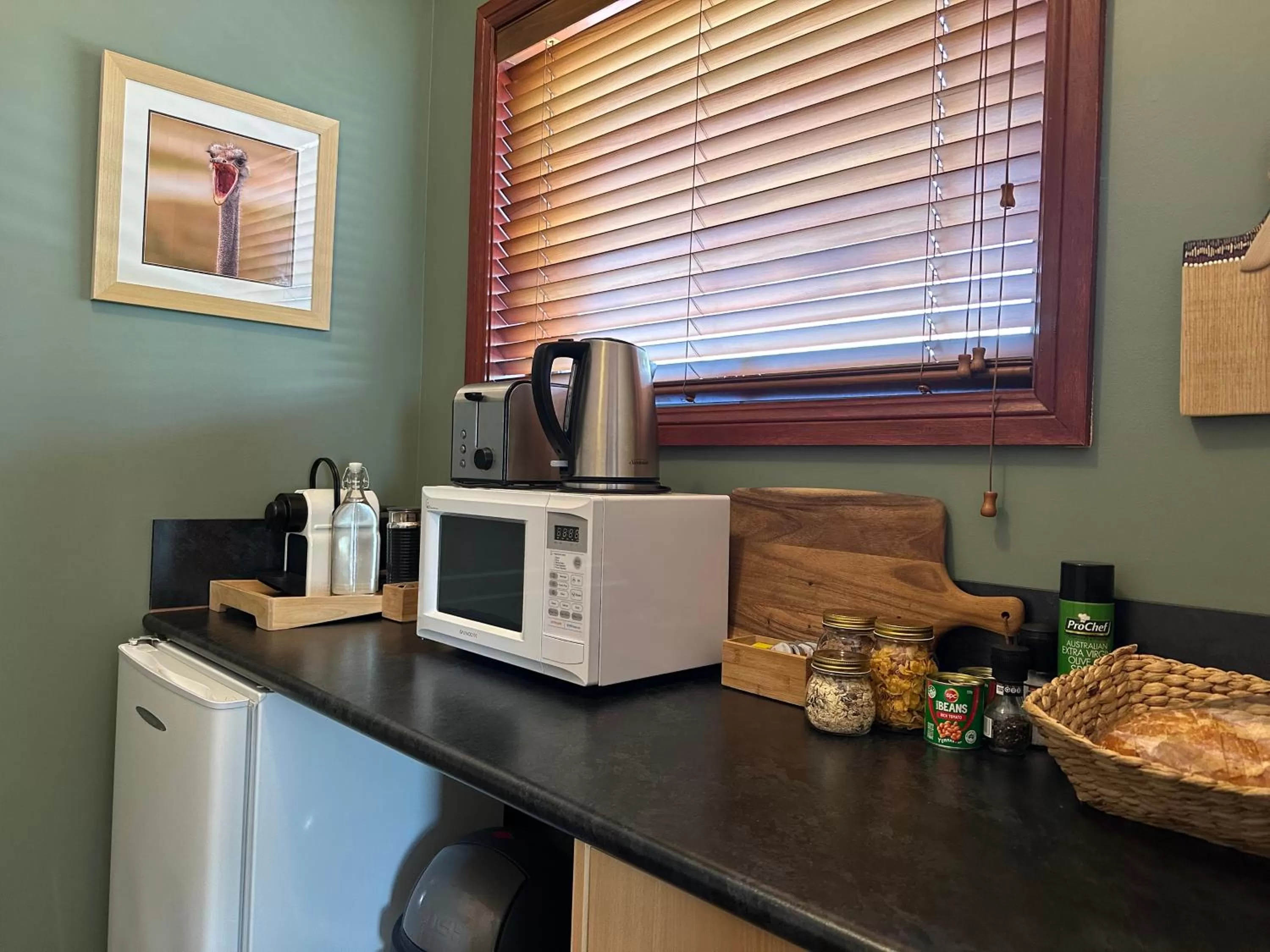 Kitchen or kitchenette, Kitchen/Kitchenette in Wine and Roses Bed and Breakfast