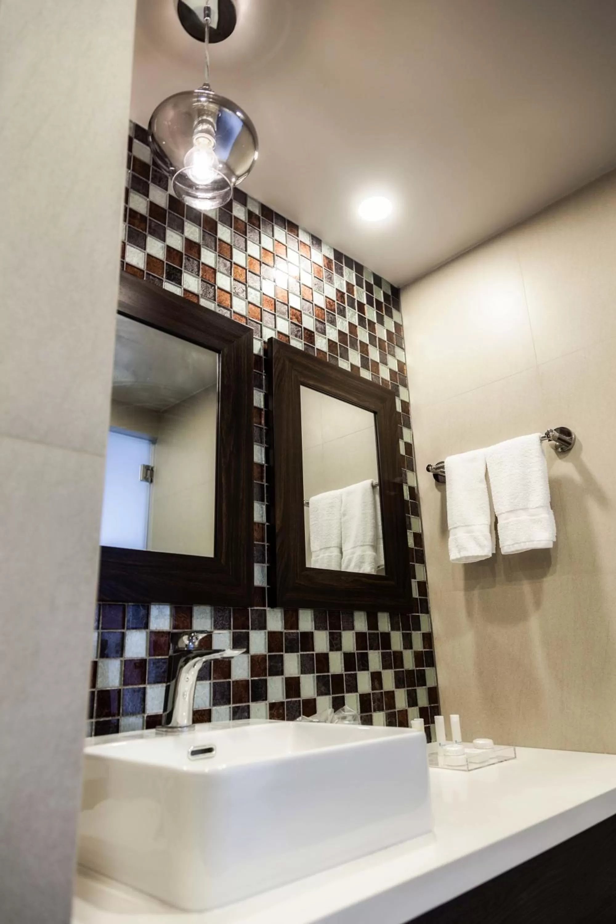 Bathroom in Plaza Paitilla Inn