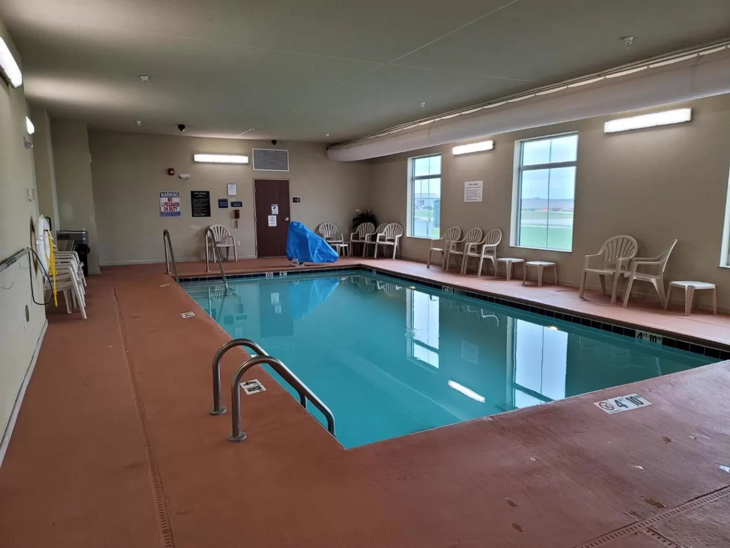 Swimming pool in Cobblestone Hotel and Suites - Jefferson