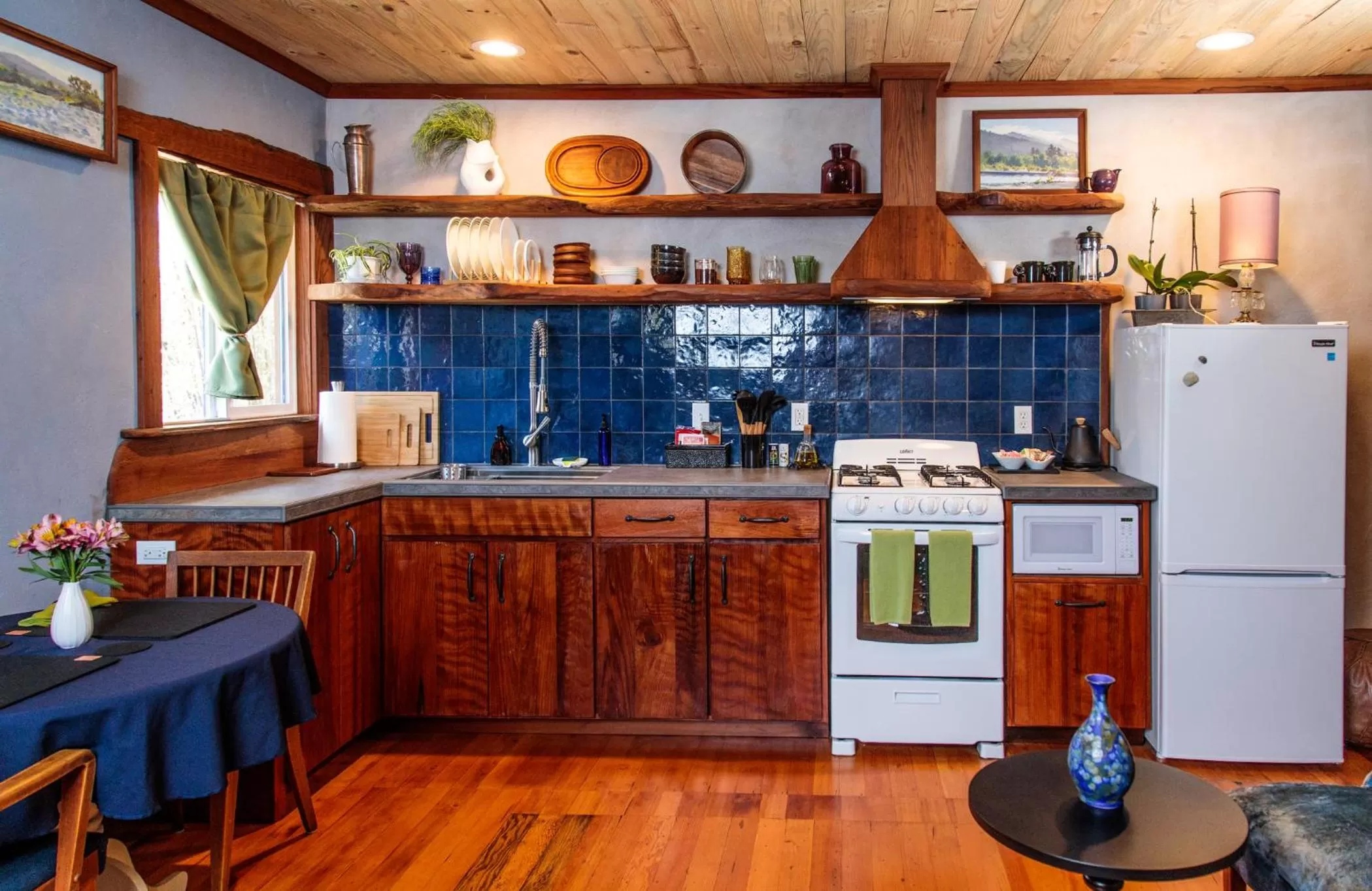 Kitchen/Kitchenette in The Front Porch Hidden Oasis