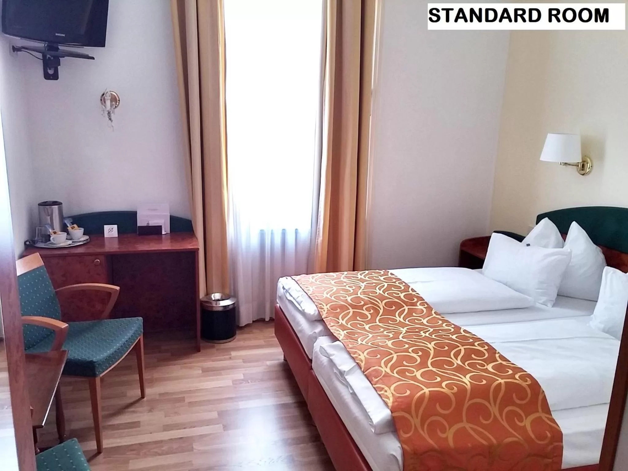 Photo of the whole room, Bed in Hotel Domizil