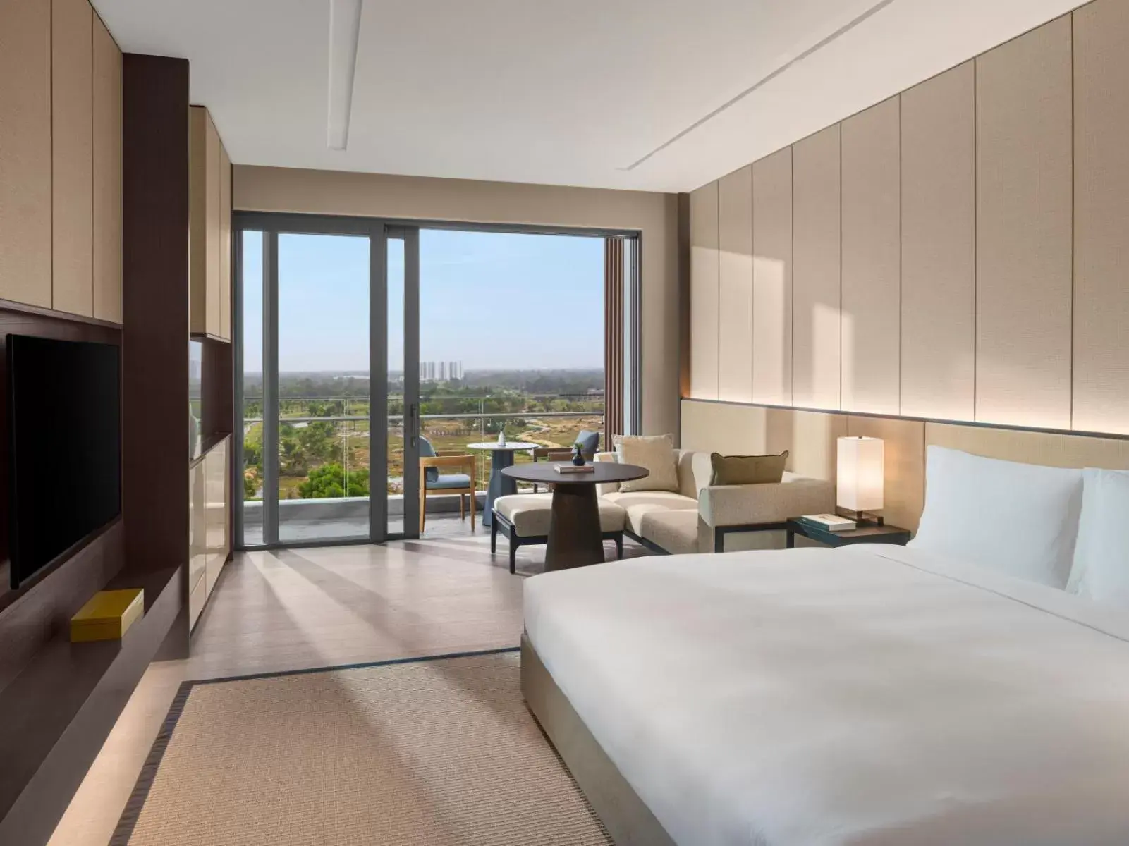 Deluxe King Room in New World Hoiana Hotel Deluxe King Room in New World Hoiana Hotel