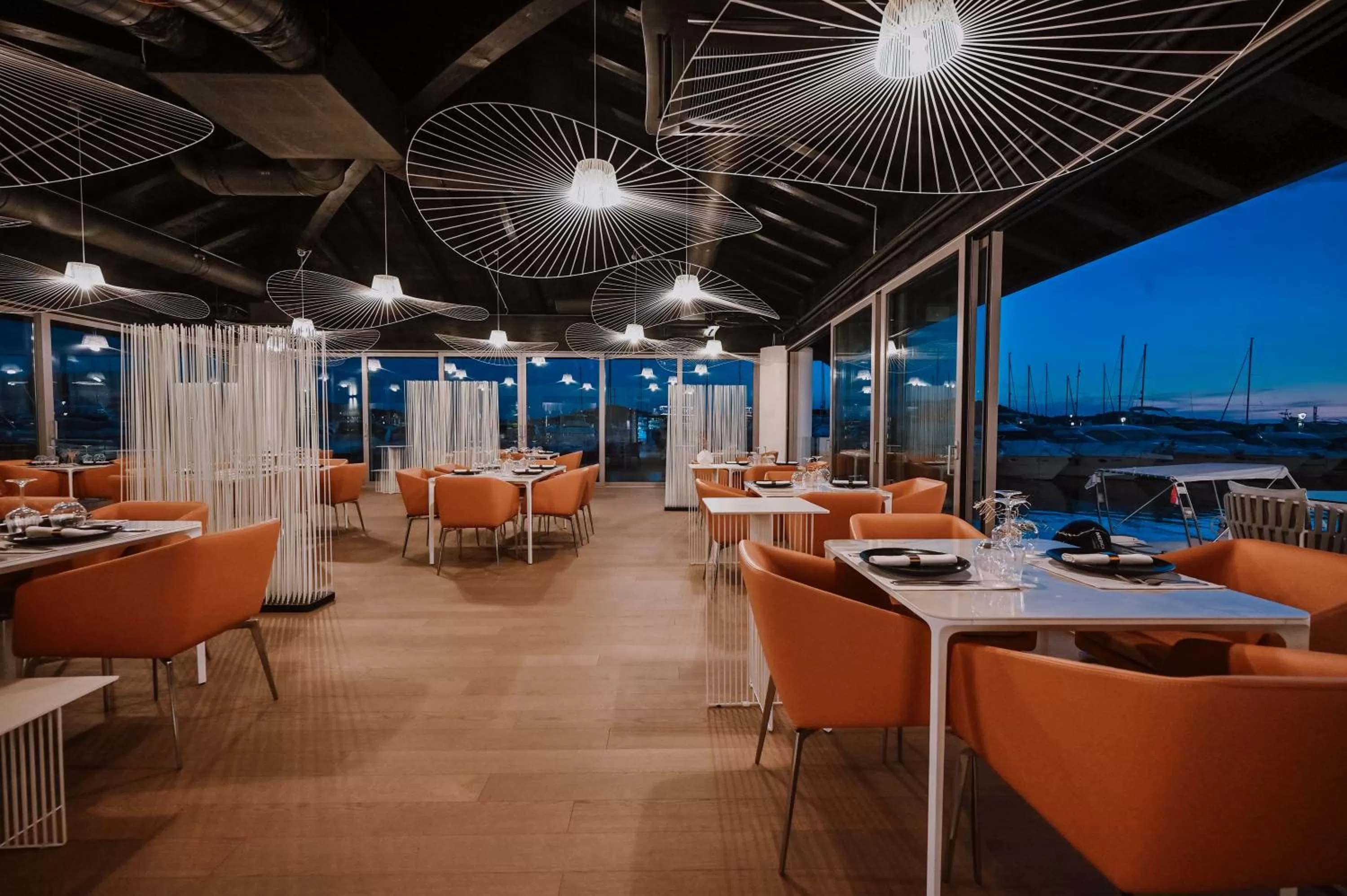 Restaurant/places to eat in Hotel Stomorin-Marina Hramina