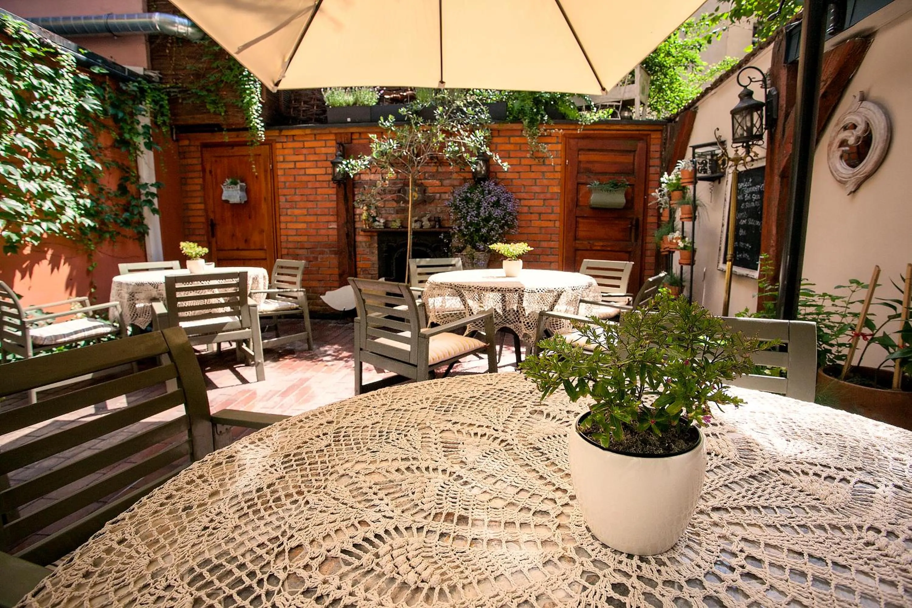 Patio in Aparthotel Oberża