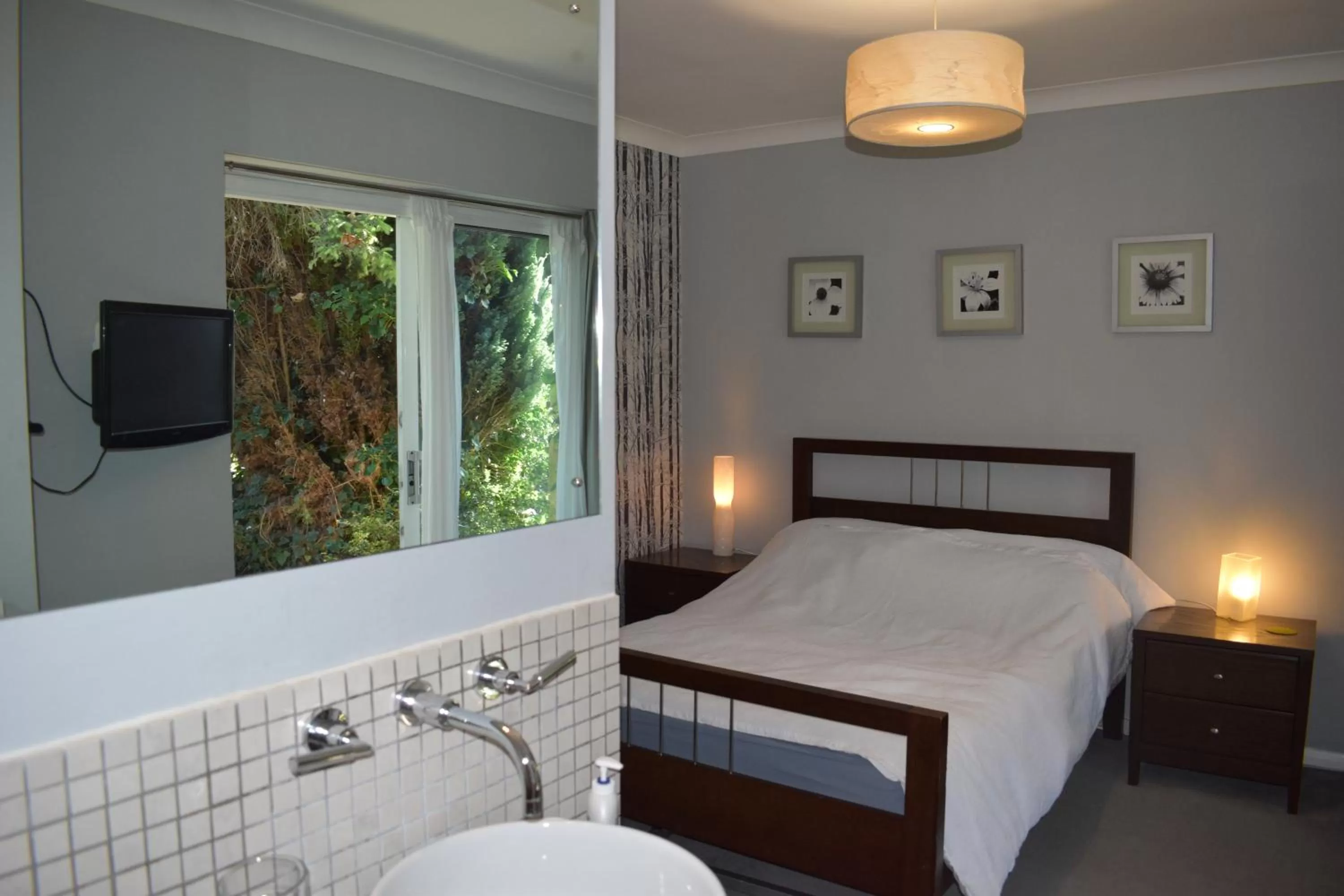 Bed in Middle Farm Villa B&B