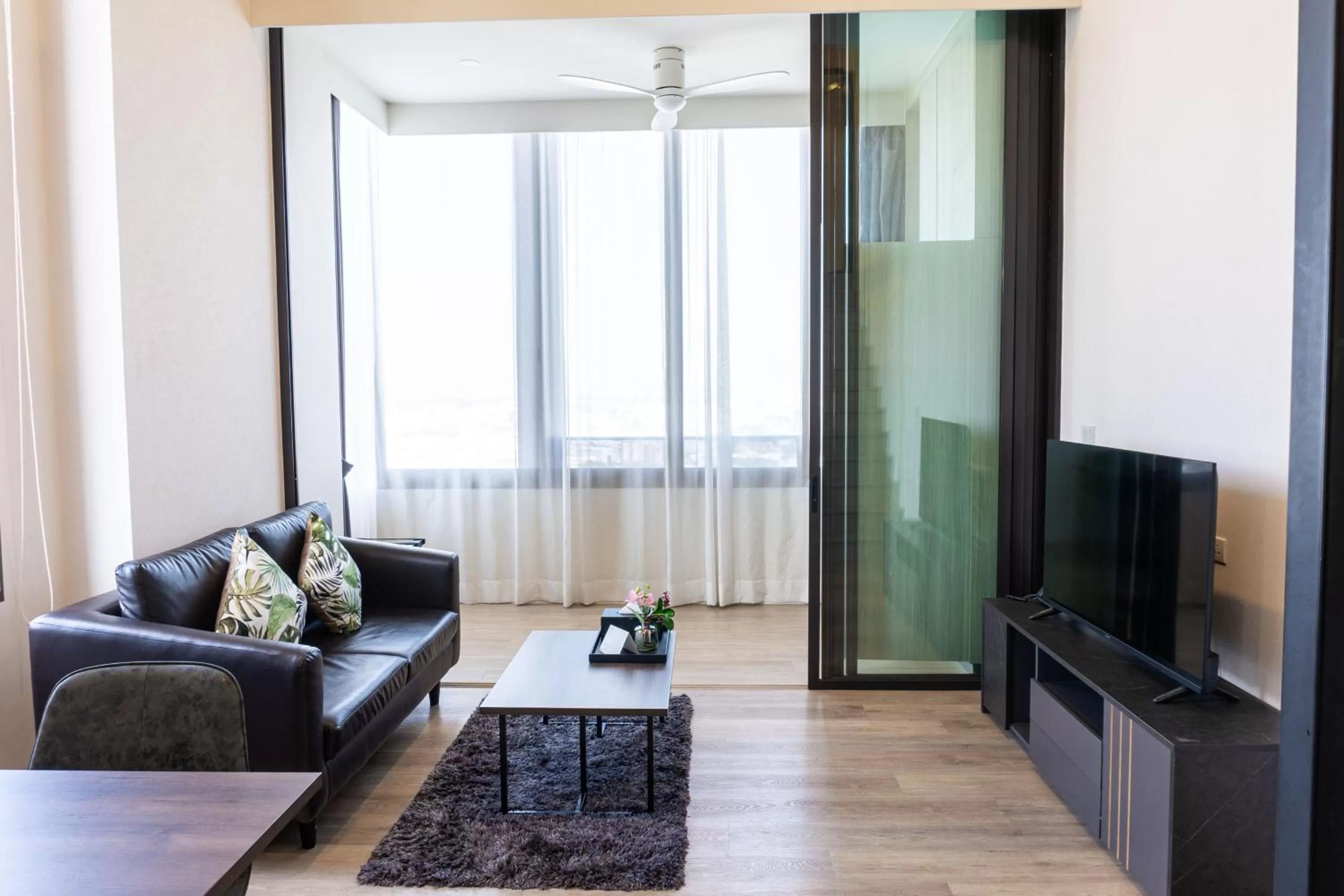 Living room in Ramada By Wyndham Bangkok Sukhumvit 87