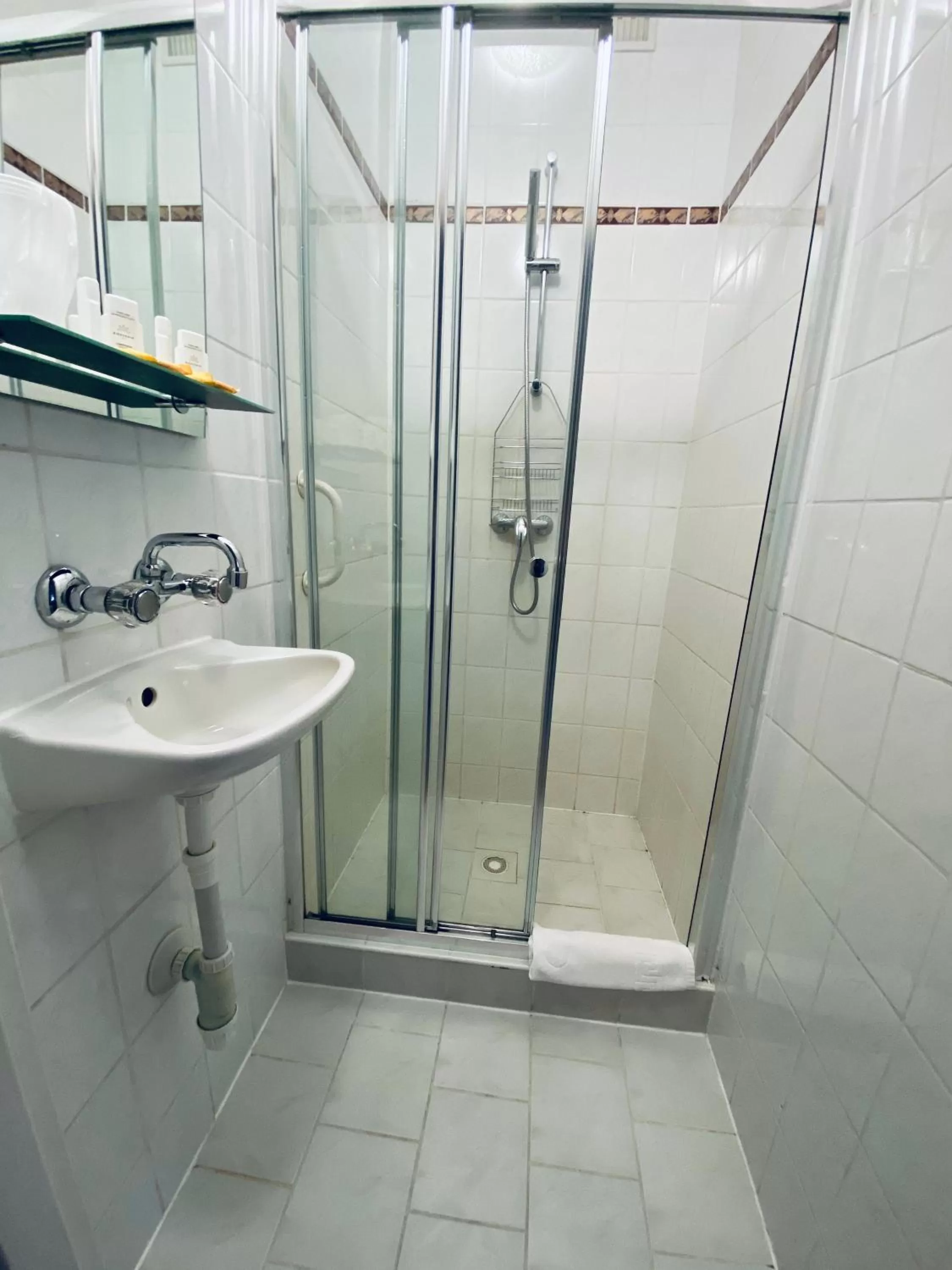 Bathroom in Hotel Kolorowa