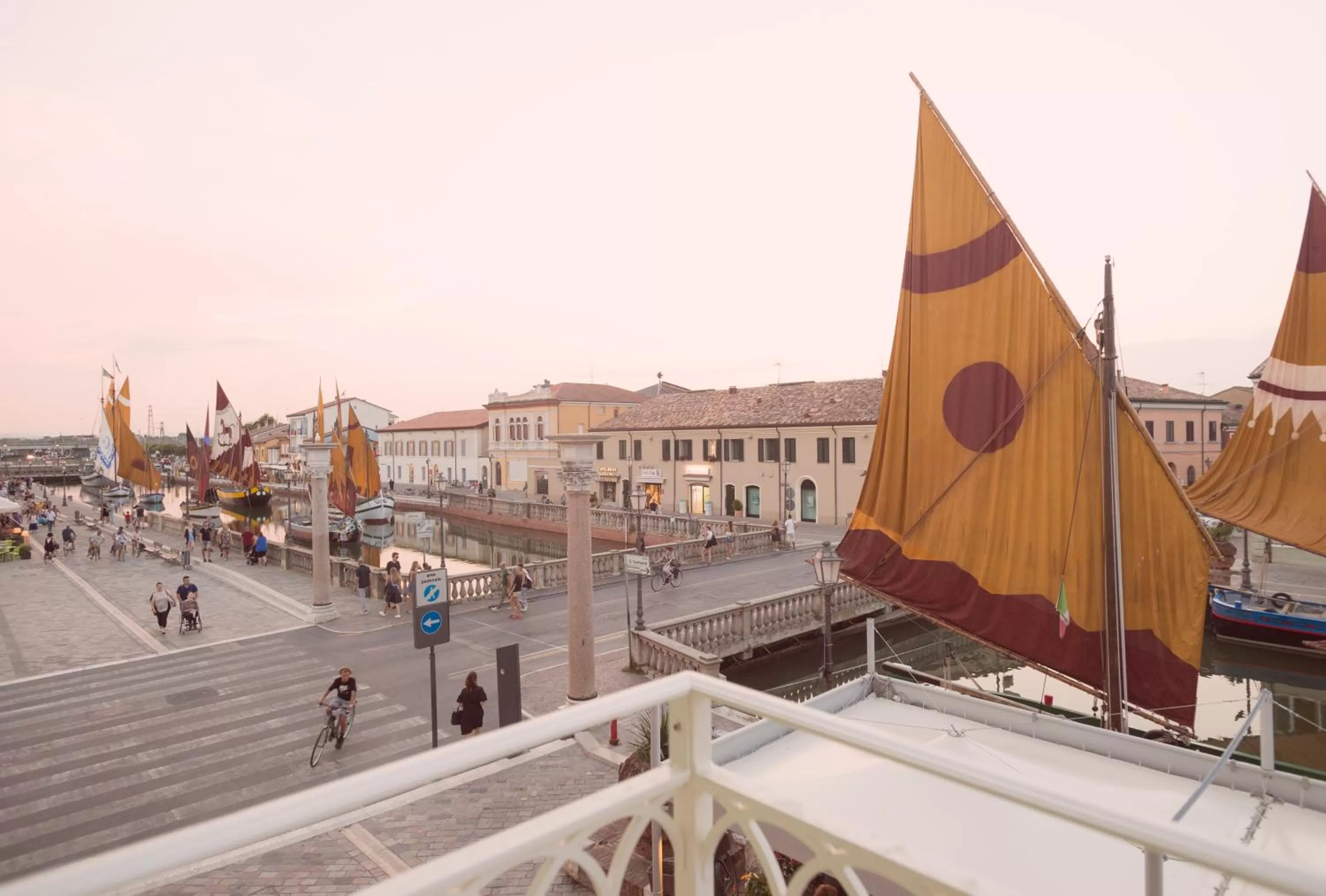 Facade/entrance in porto canale b & b
