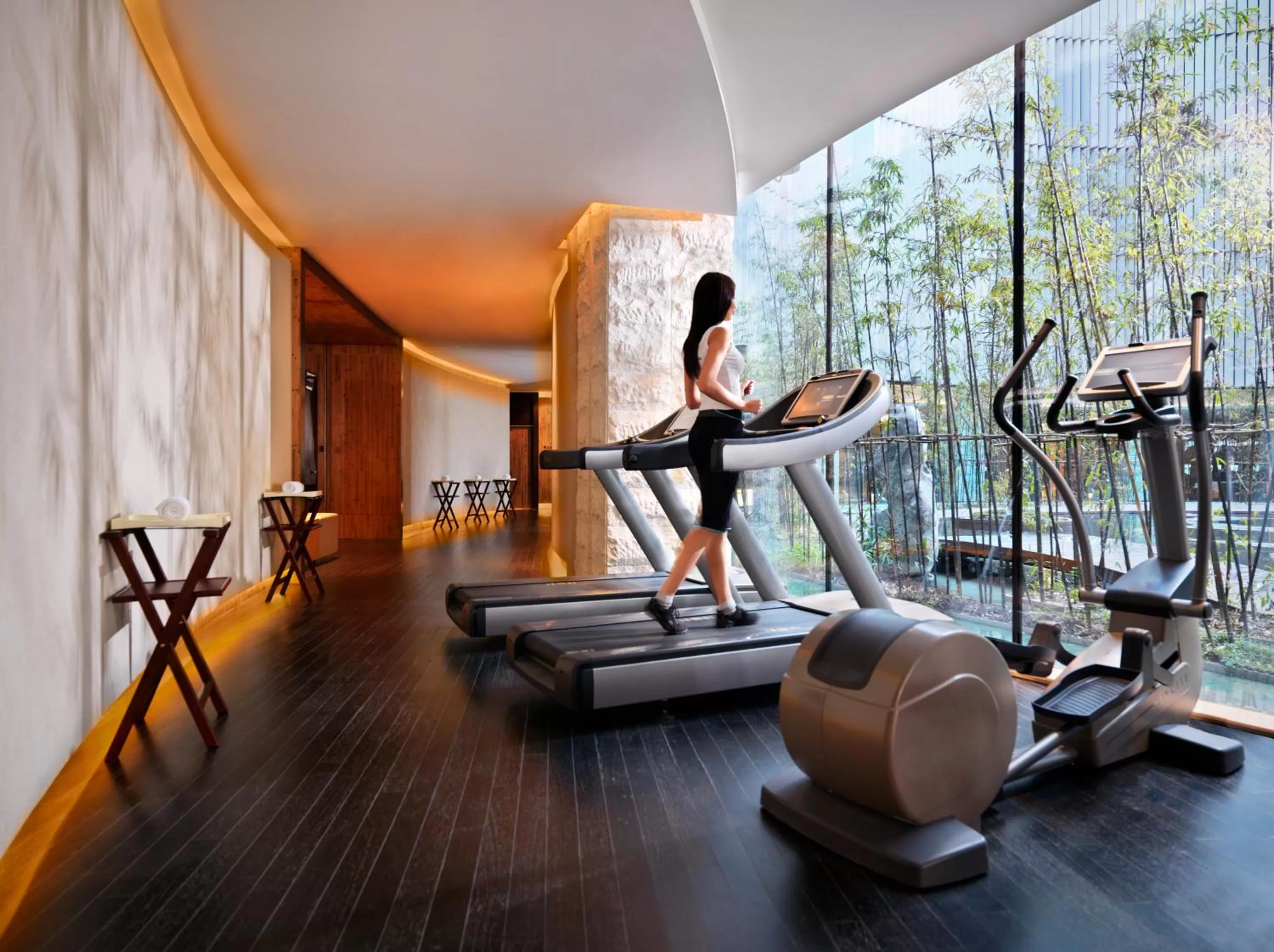 Hiking in Himalayas Hotel Shanghai