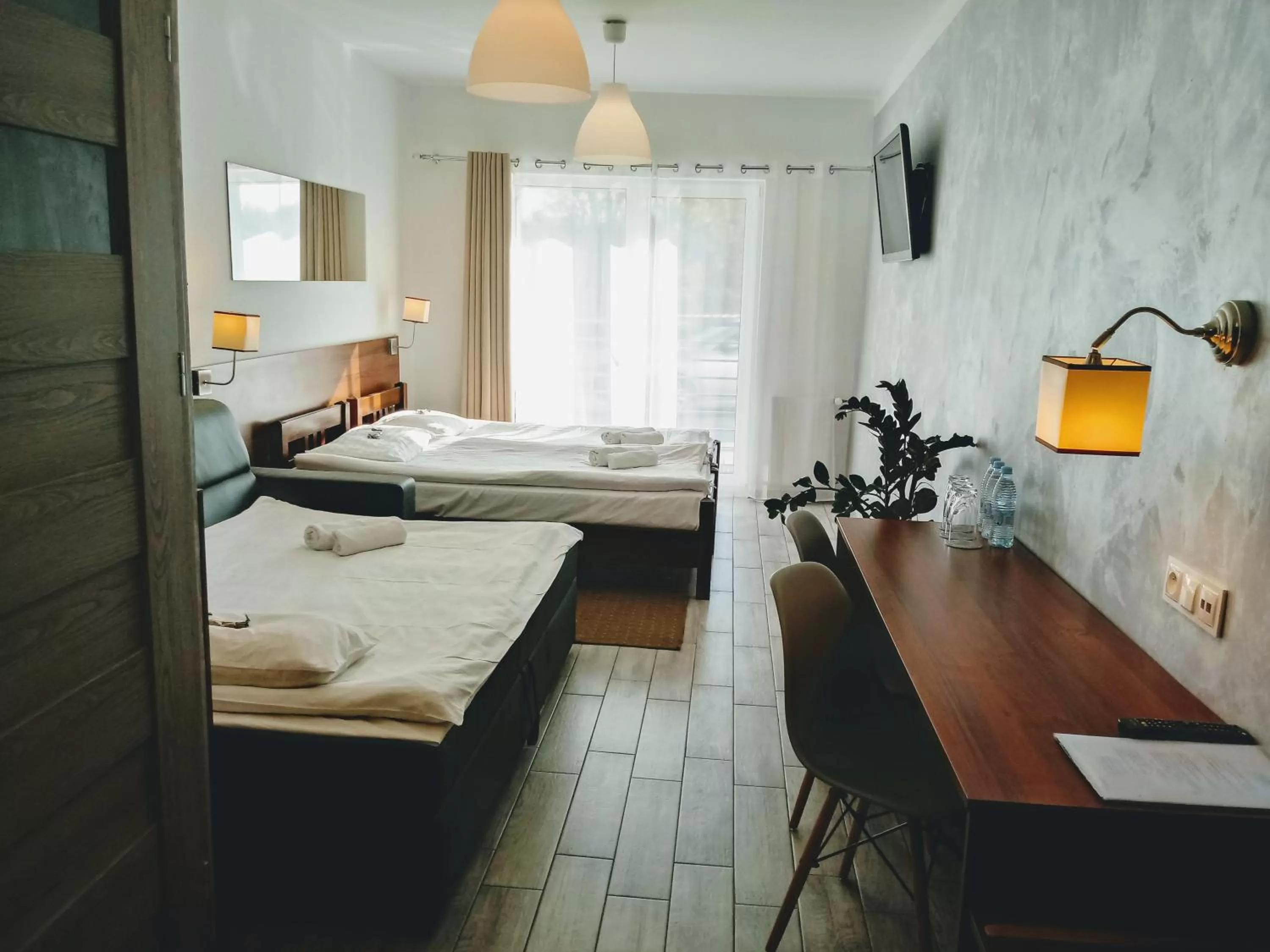 Photo of the whole room, Bed in Hotel Miłosz Restauracja, Basen dla dzieci, Sala Zabaw, Siłownia