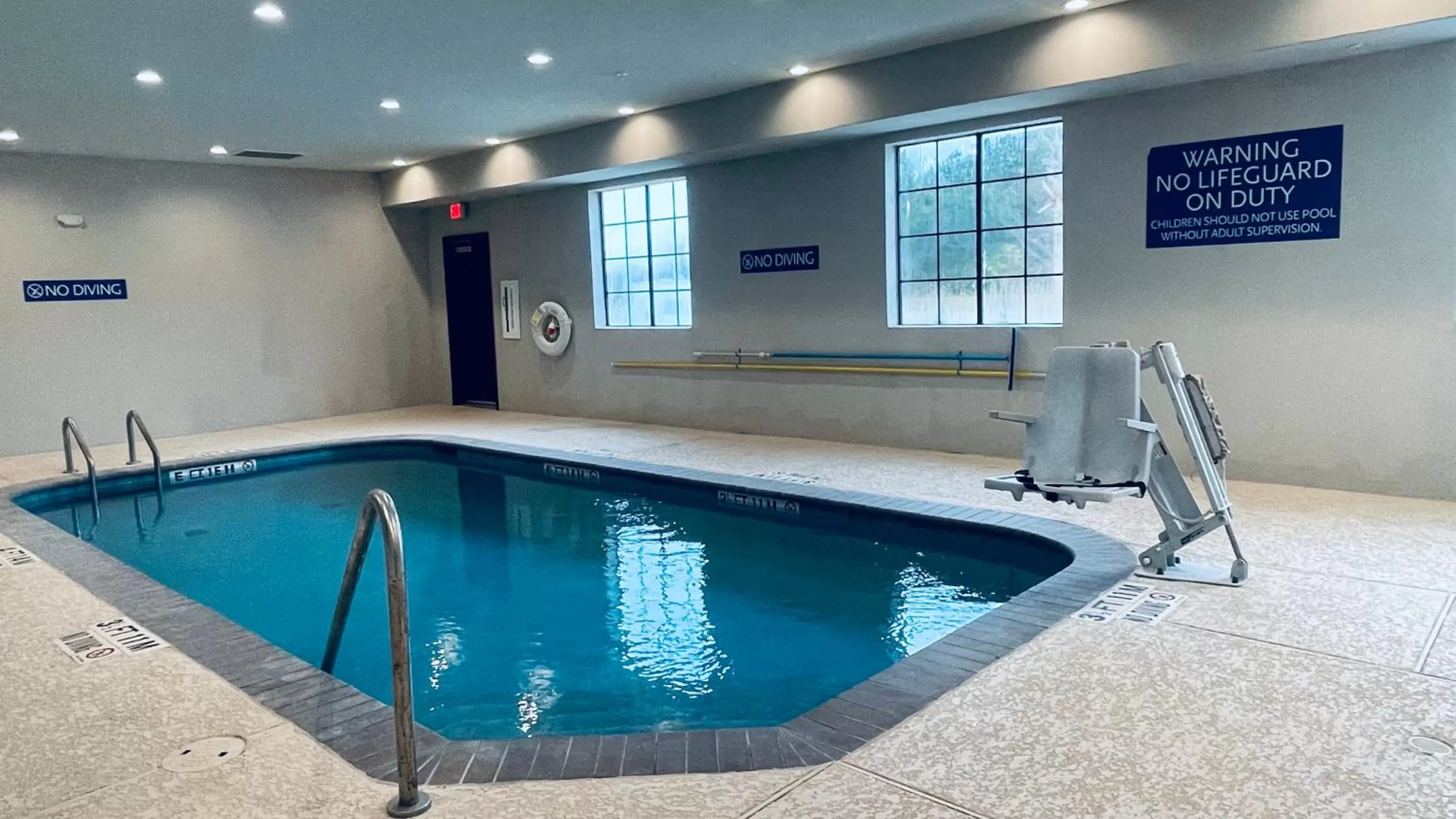Swimming pool in Days Inn & Suites by Wyndham Greater Tomball