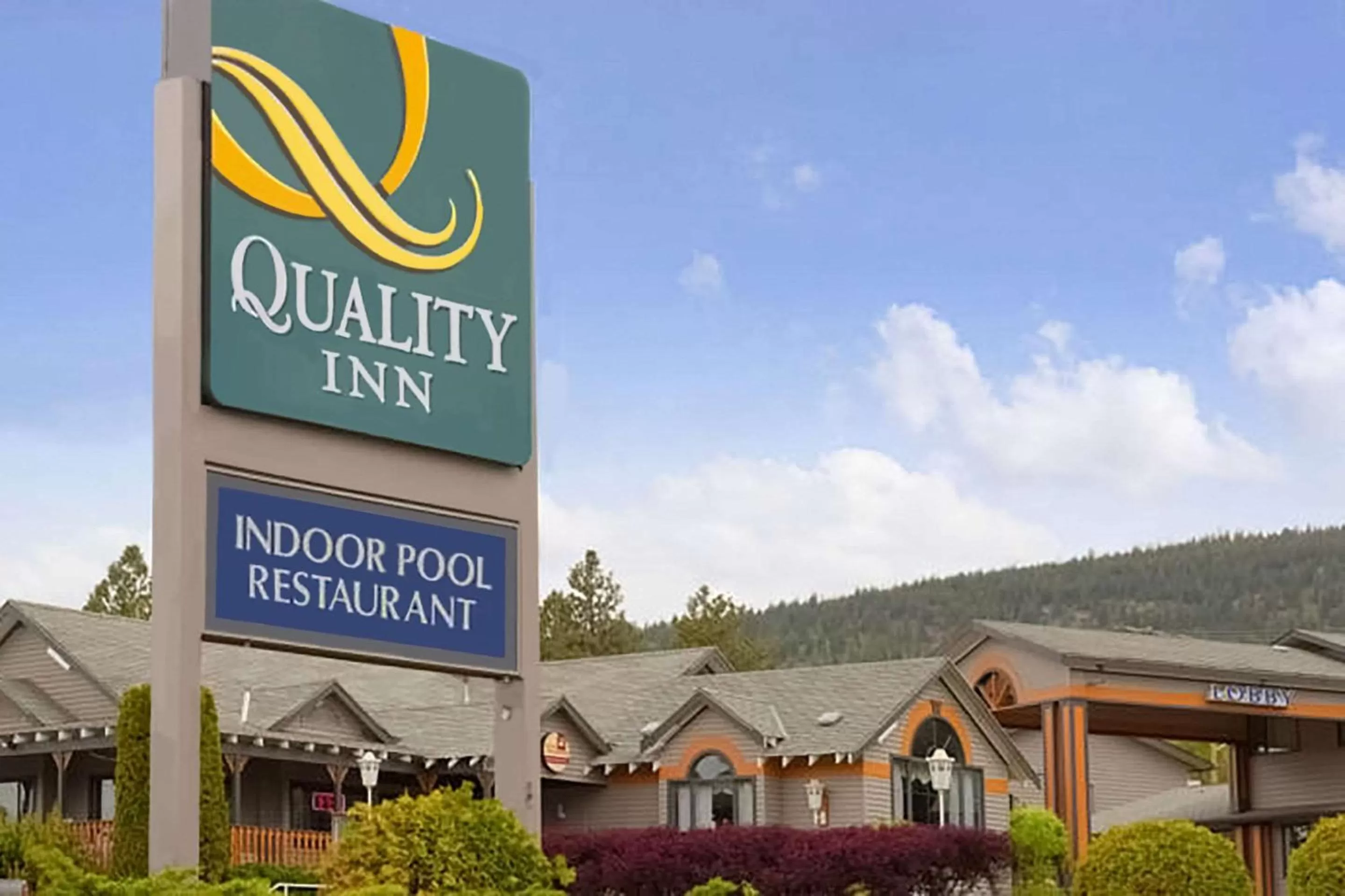 Property building in Quality Inn Merritt