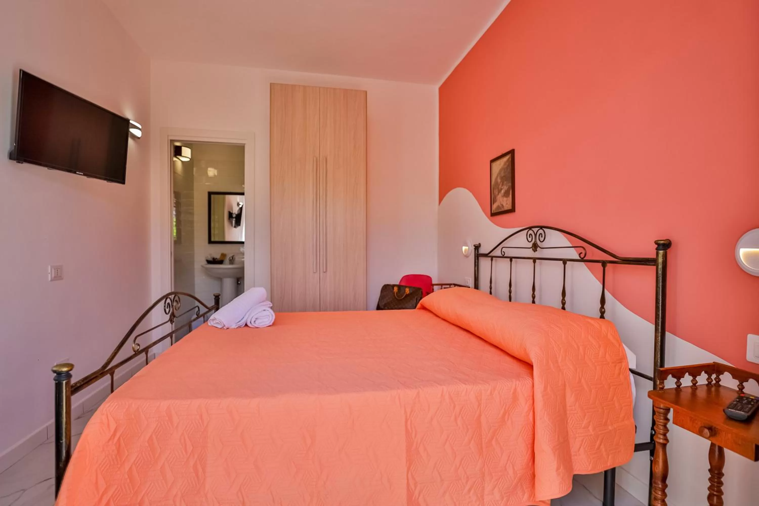 Bedroom, Bed in Il Pineto Paestum Food & Rooms