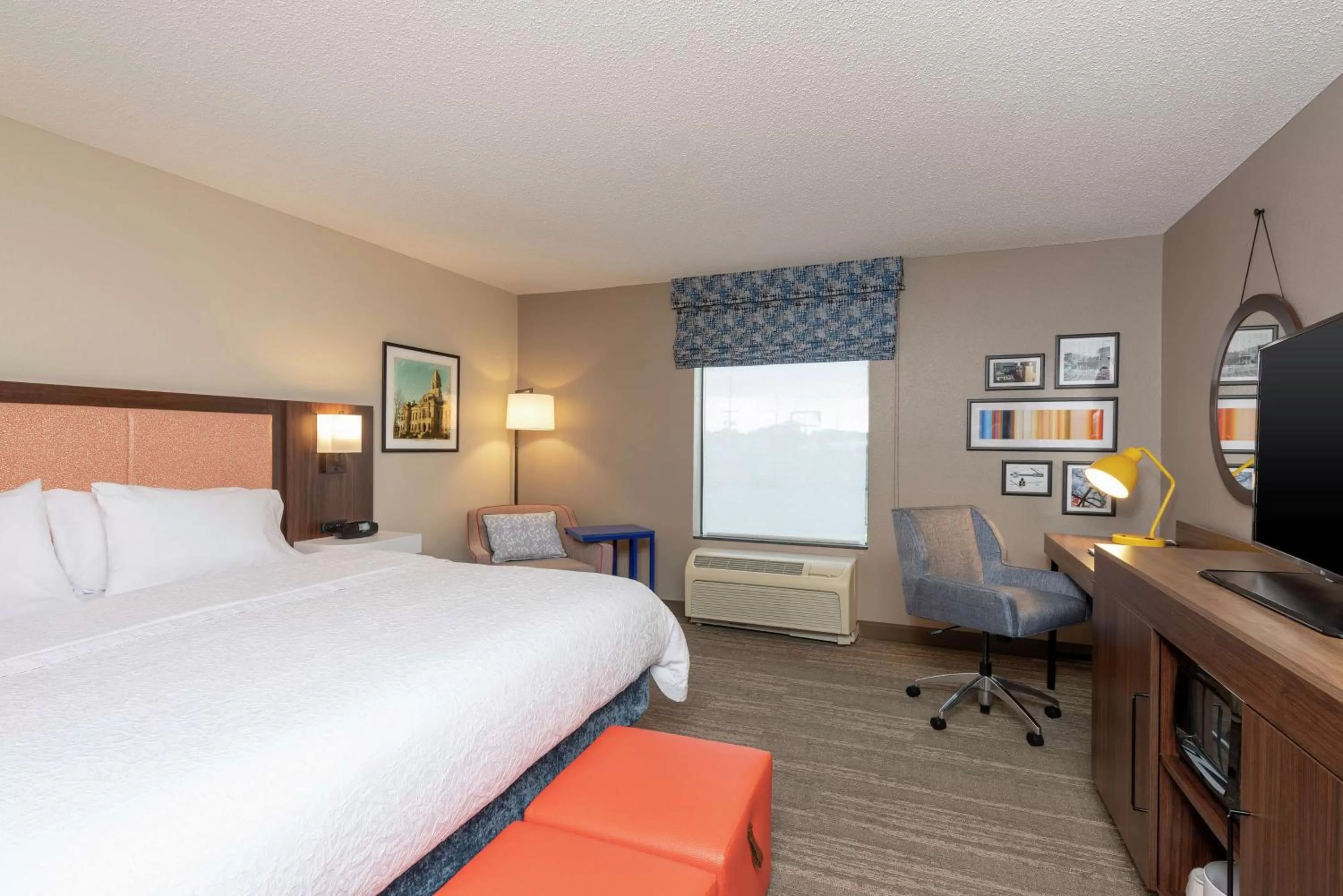 Bedroom, Bed in Hampton Inn Warsaw